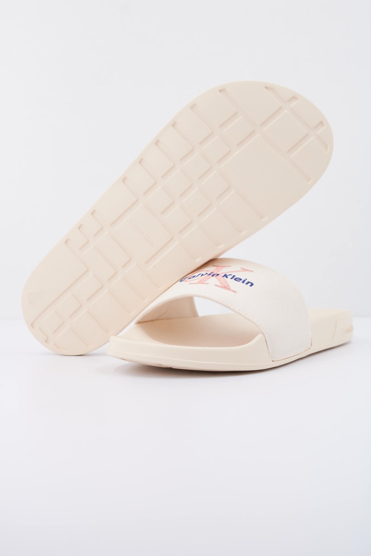 CALVIN KLEIN ESS SLIDE CV en color BEIS  (5)
