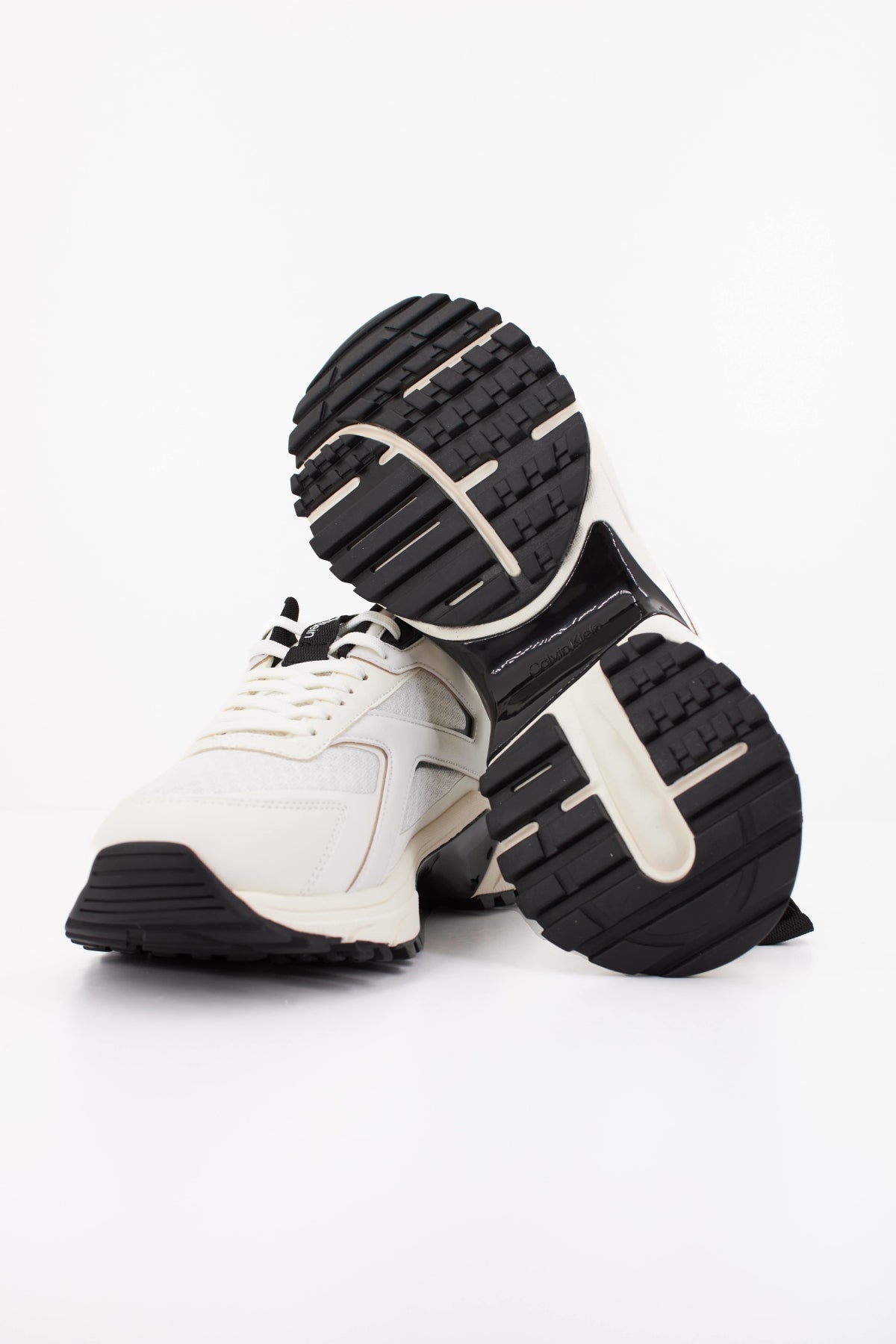 CALVIN KLEIN HIKE RUN CKSTRIPE MESH en color BLANCO  (5)