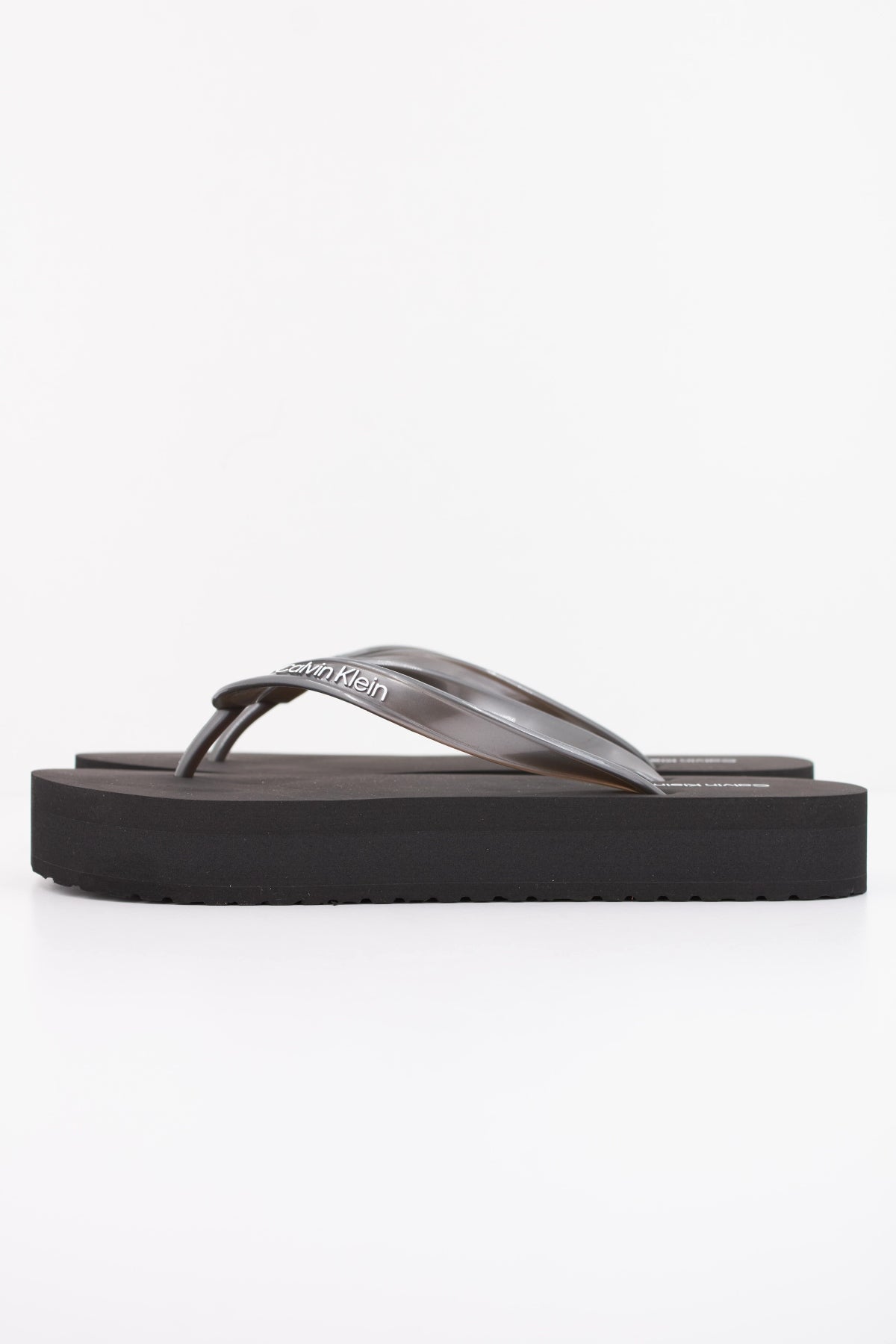 CALVIN KLEIN FLATFORM FLIP FLOP MET T en color NEGRO  (1)