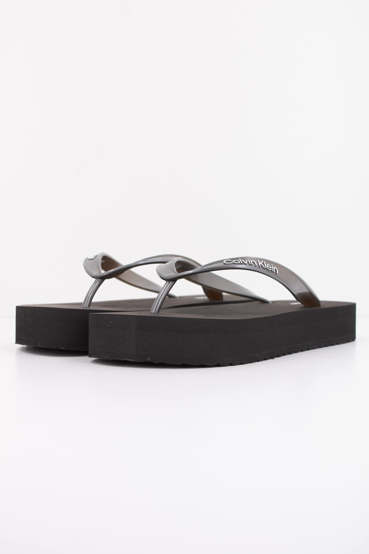 CALVIN KLEIN FLATFORM FLIP FLOP MET T en color NEGRO  (2)
