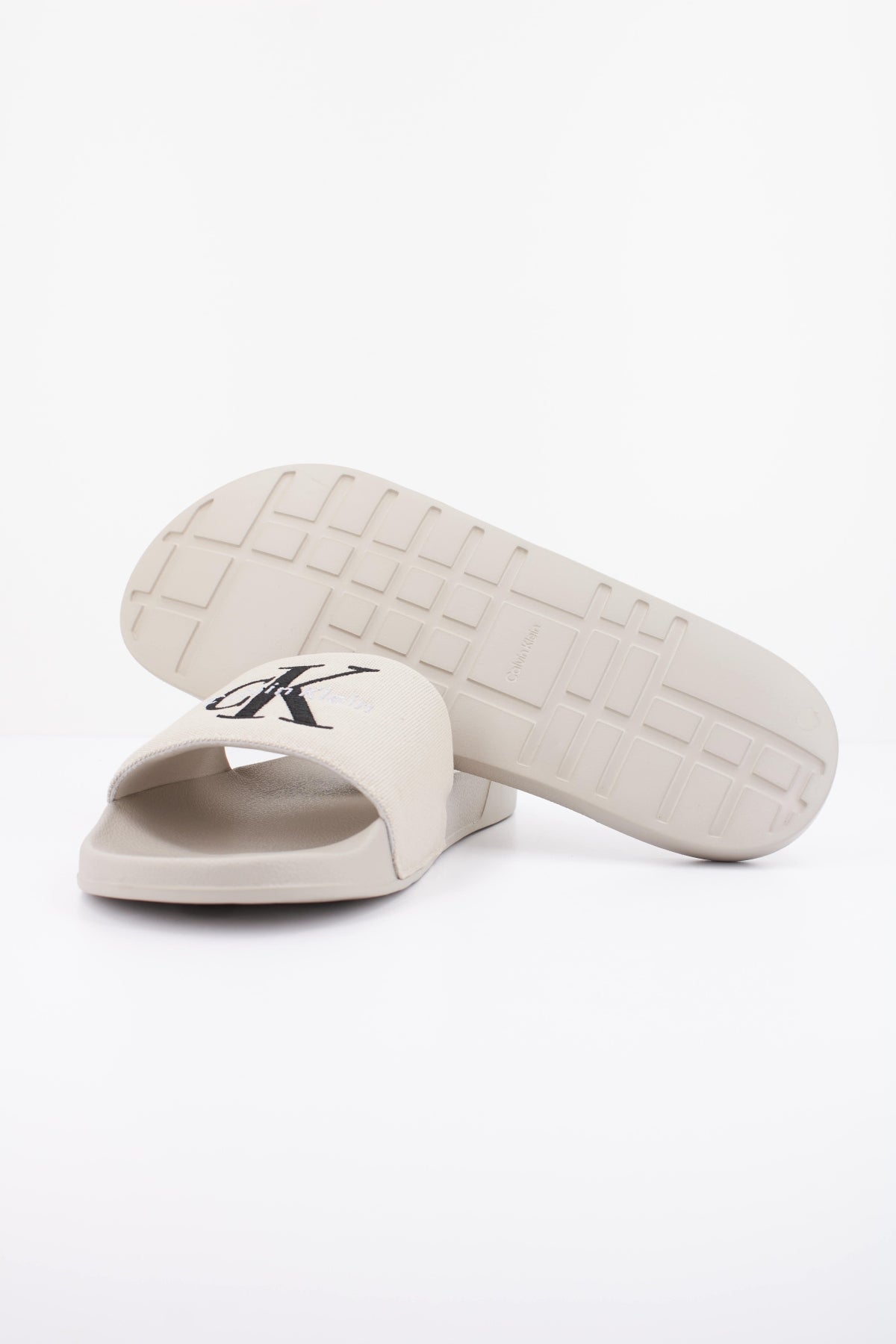 CALVIN KLEIN ESS SLIDE CV en color BEIS  (5)