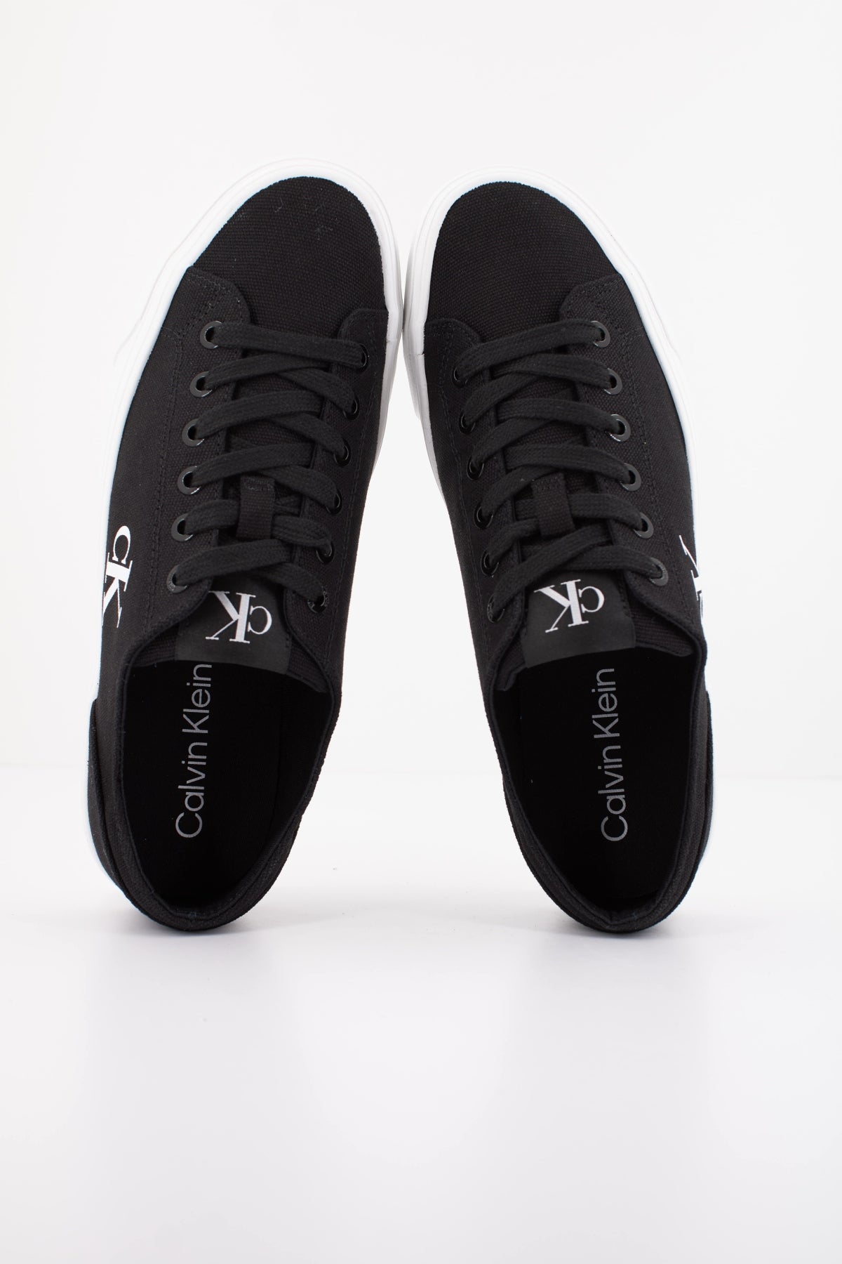 CALVIN KLEIN VULC FLATFORM LOW en color NEGRO  (3)