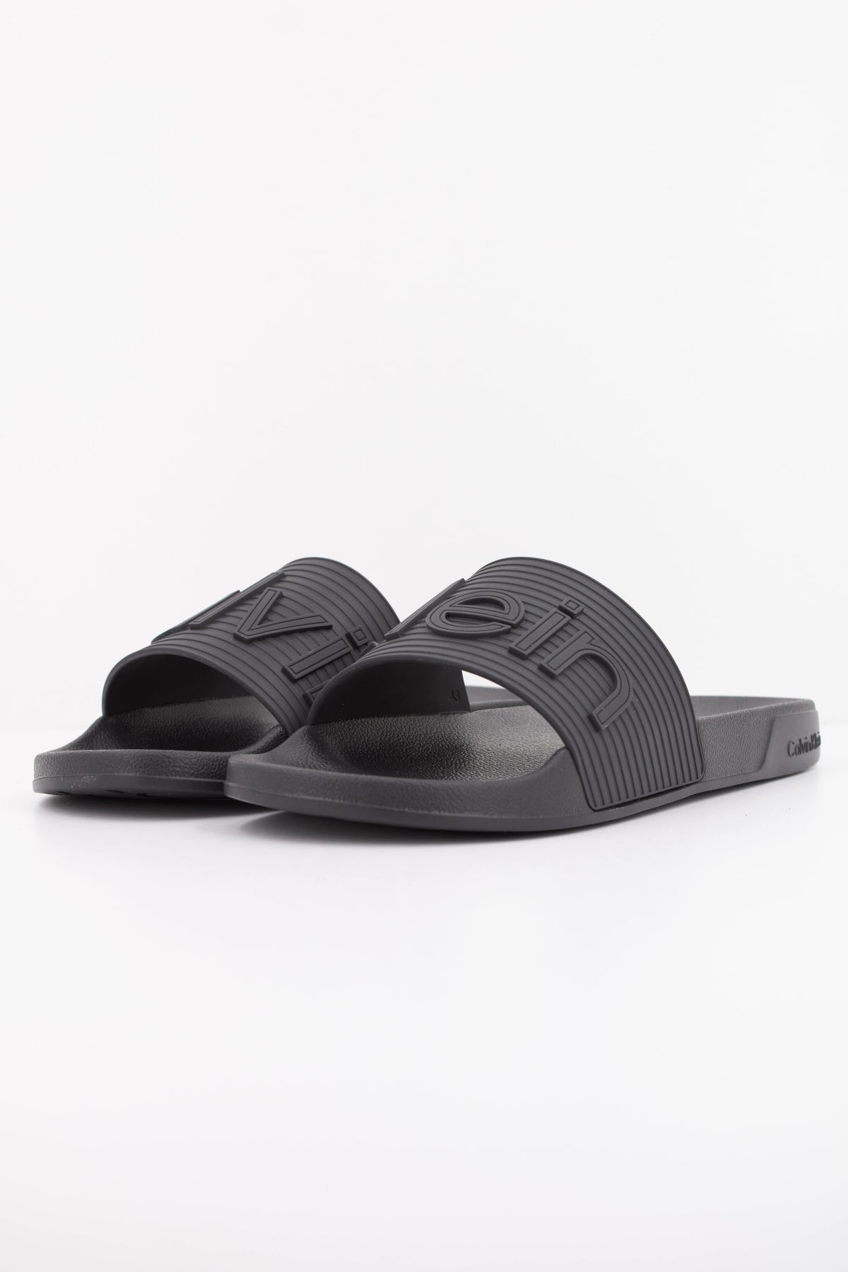 CALVIN KLEIN ESS SLIDE TEXTURE en color NEGRO  (2)