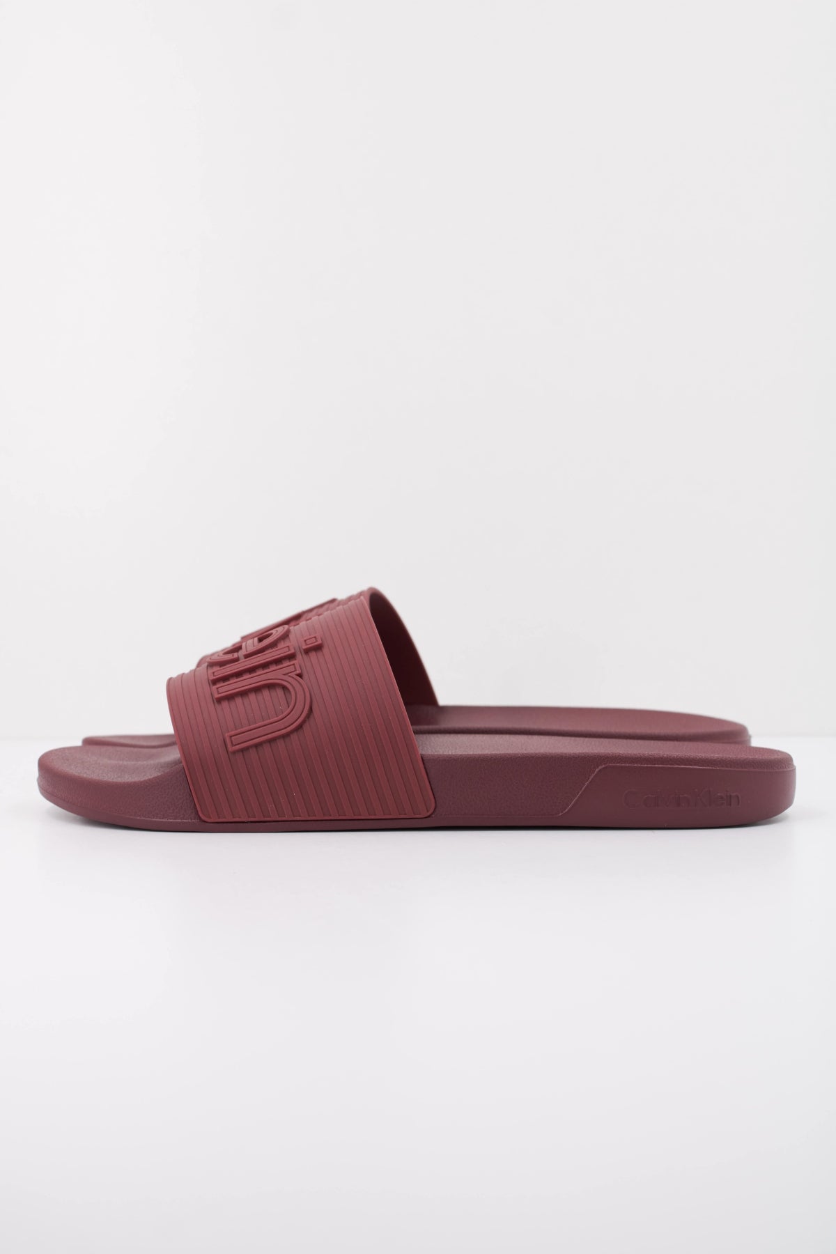 CALVIN KLEIN ESS SLIDE TEXTURE en color BURDEOS  (1)