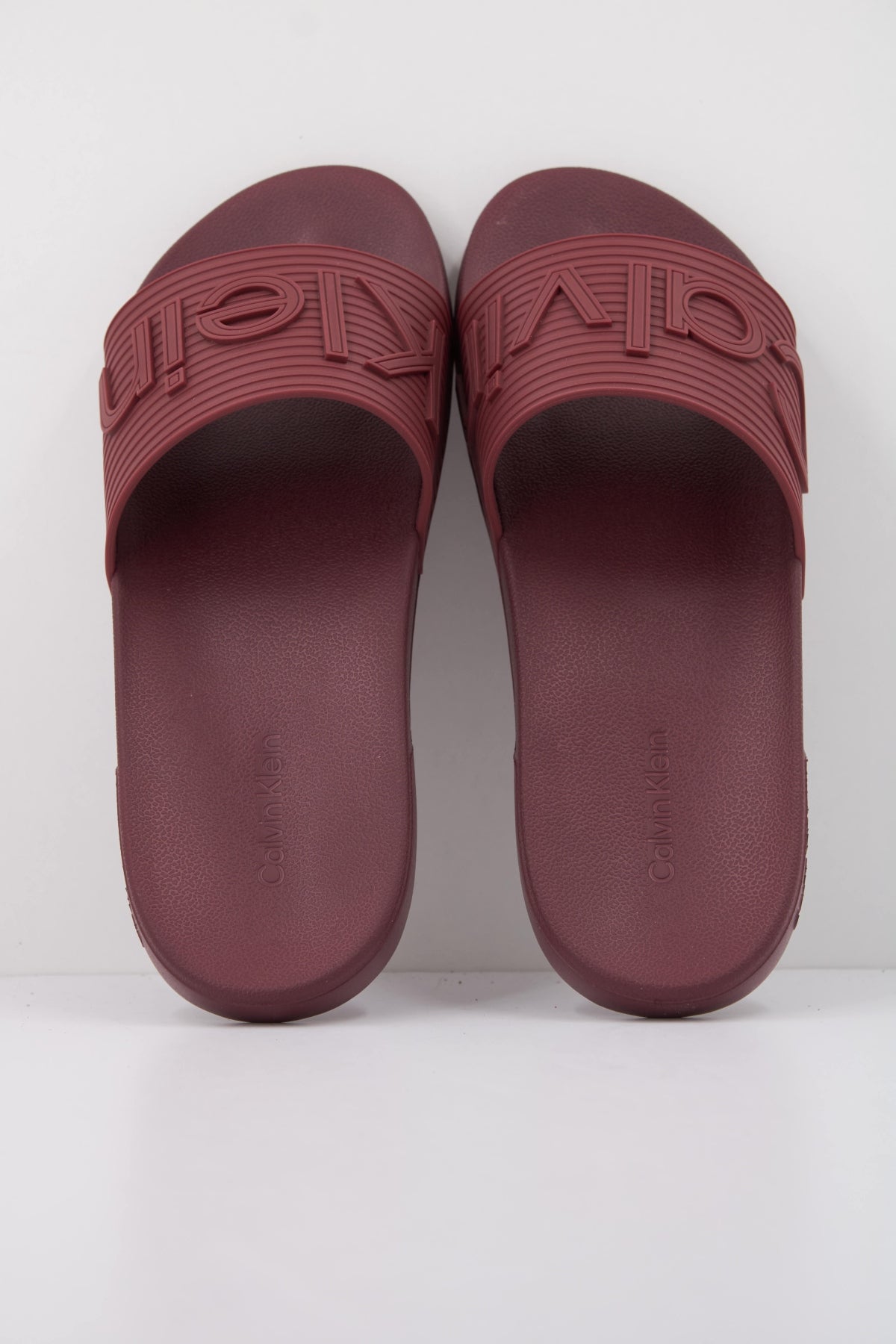CALVIN KLEIN ESS SLIDE TEXTURE en color BURDEOS  (3)