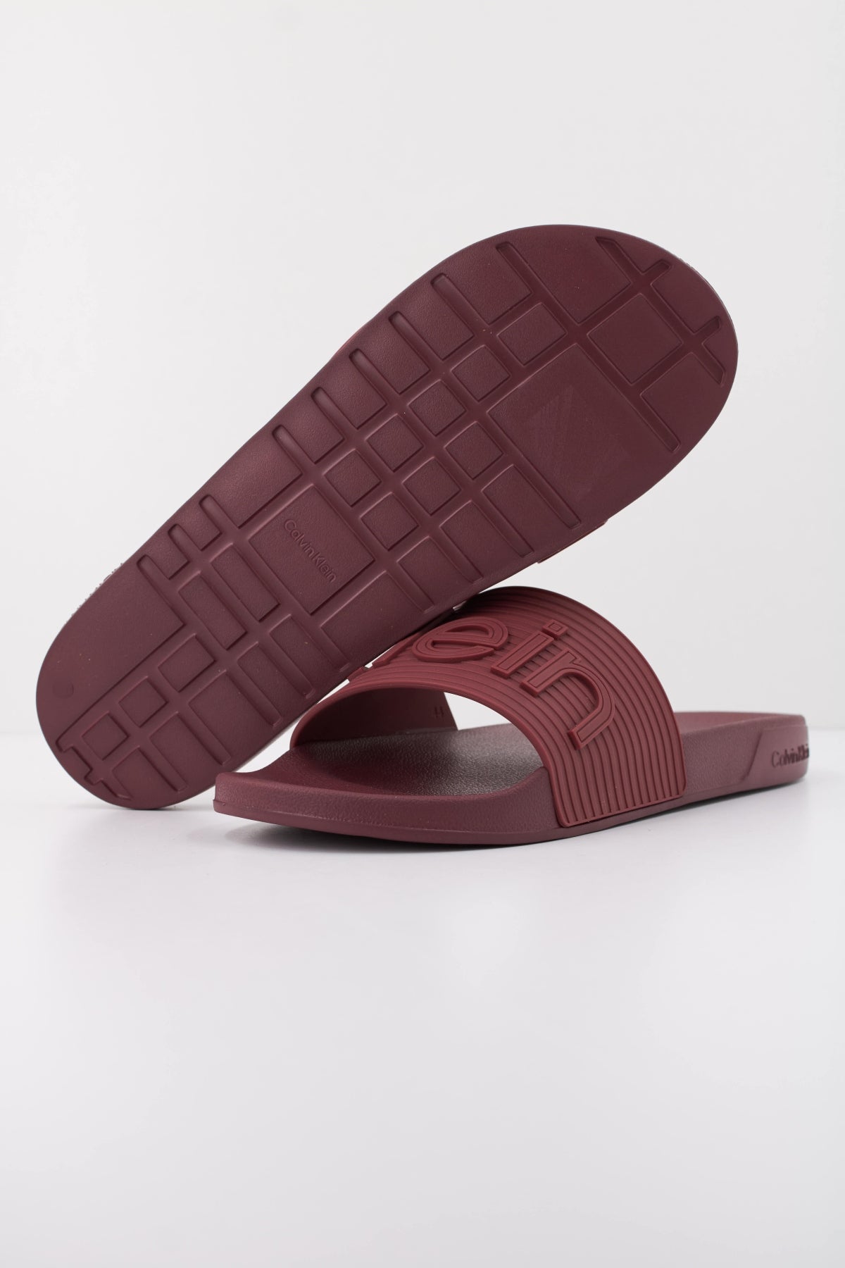 CALVIN KLEIN ESS SLIDE TEXTURE en color BURDEOS  (5)