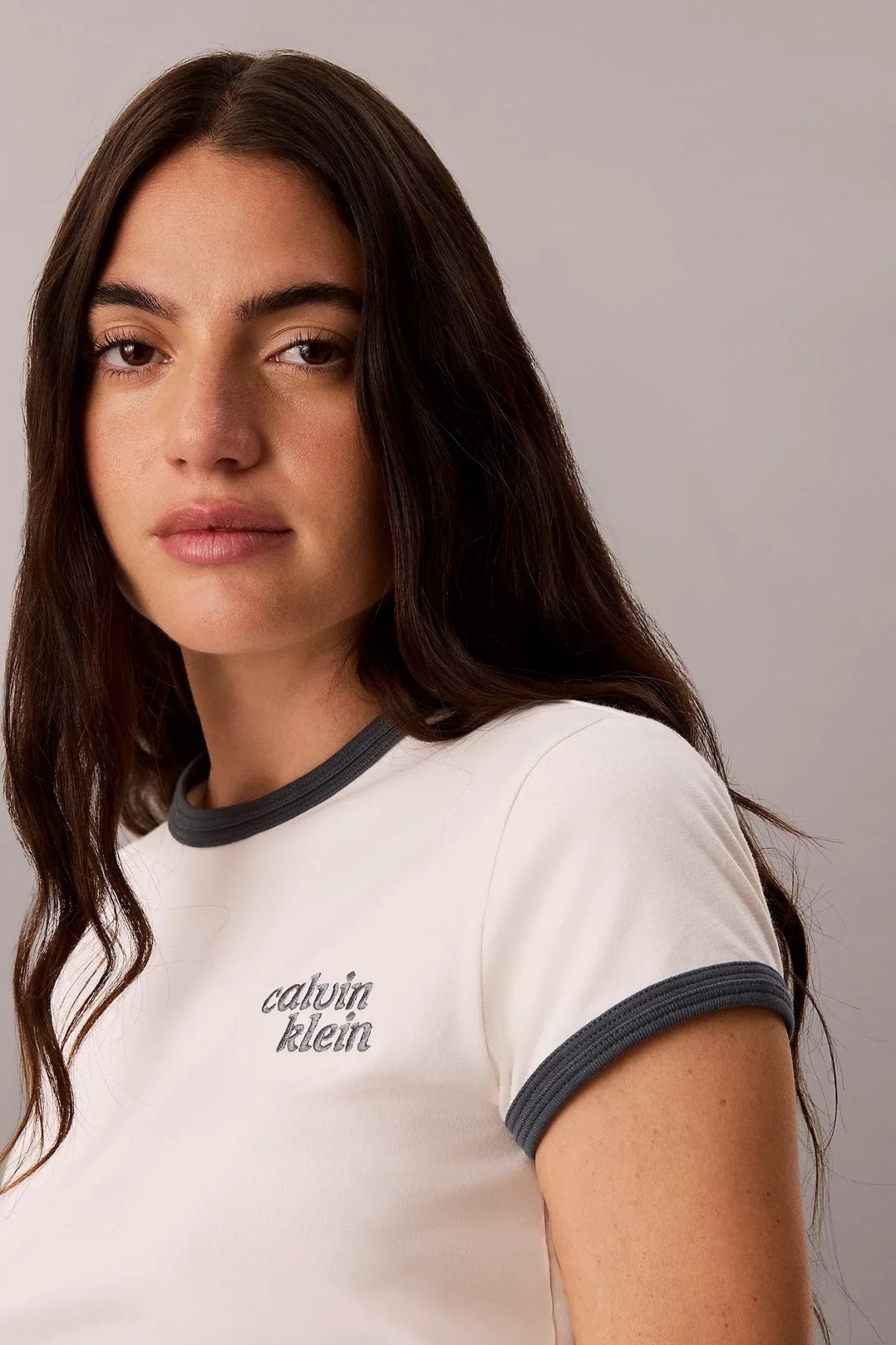 CALVIN KLEIN LVGG SS SLIM LOGO RINGER TEE en color BLANCO  (2)