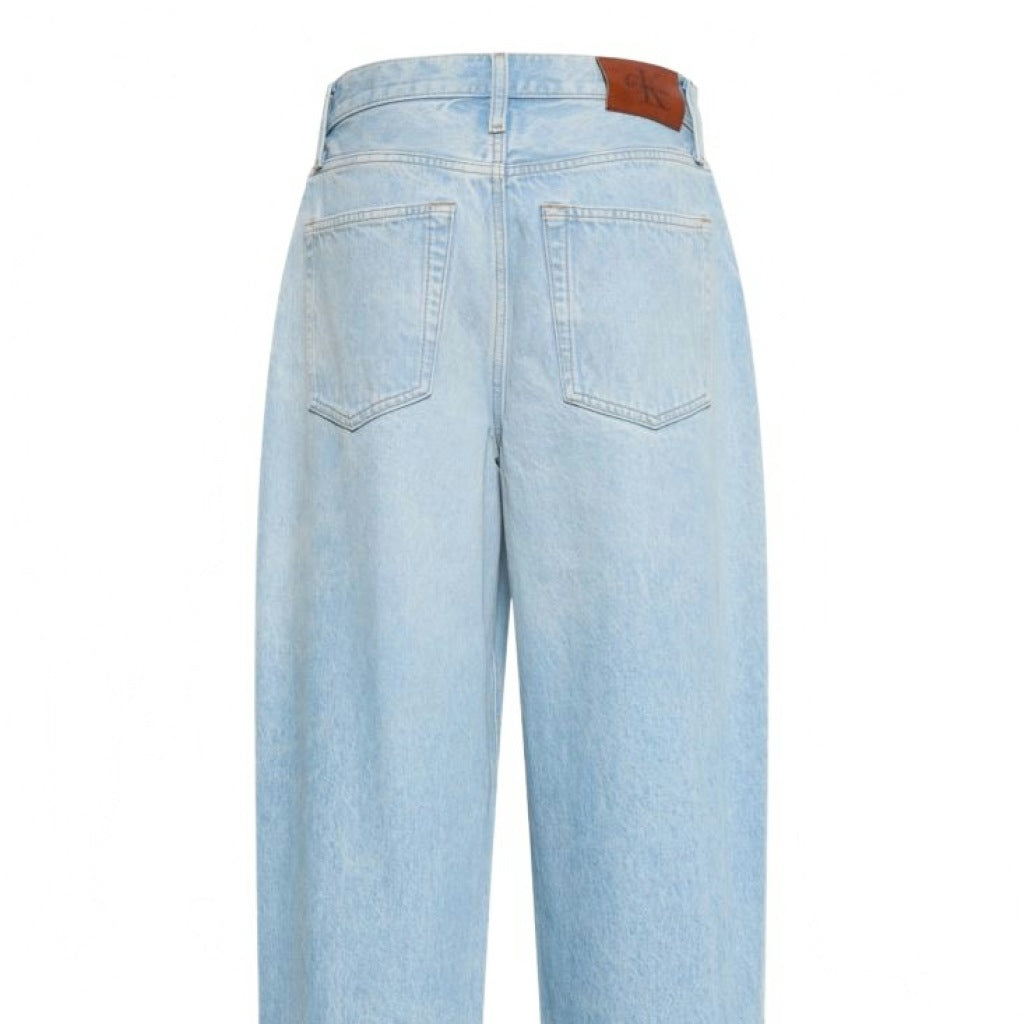 CALVIN KLEIN LVGG RELAXED BARREL JEAN en color AZUL  (5)
