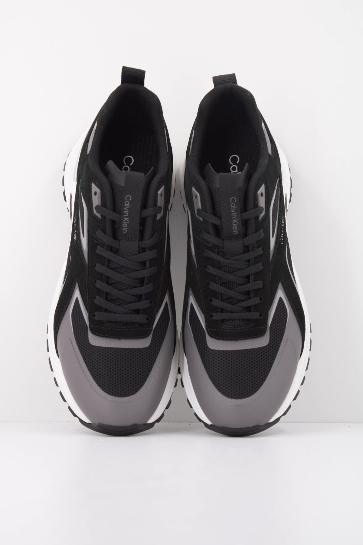 CALVIN KLEIN HIKE RUNNER CK STRIPE MI en color NEGRO  (3)