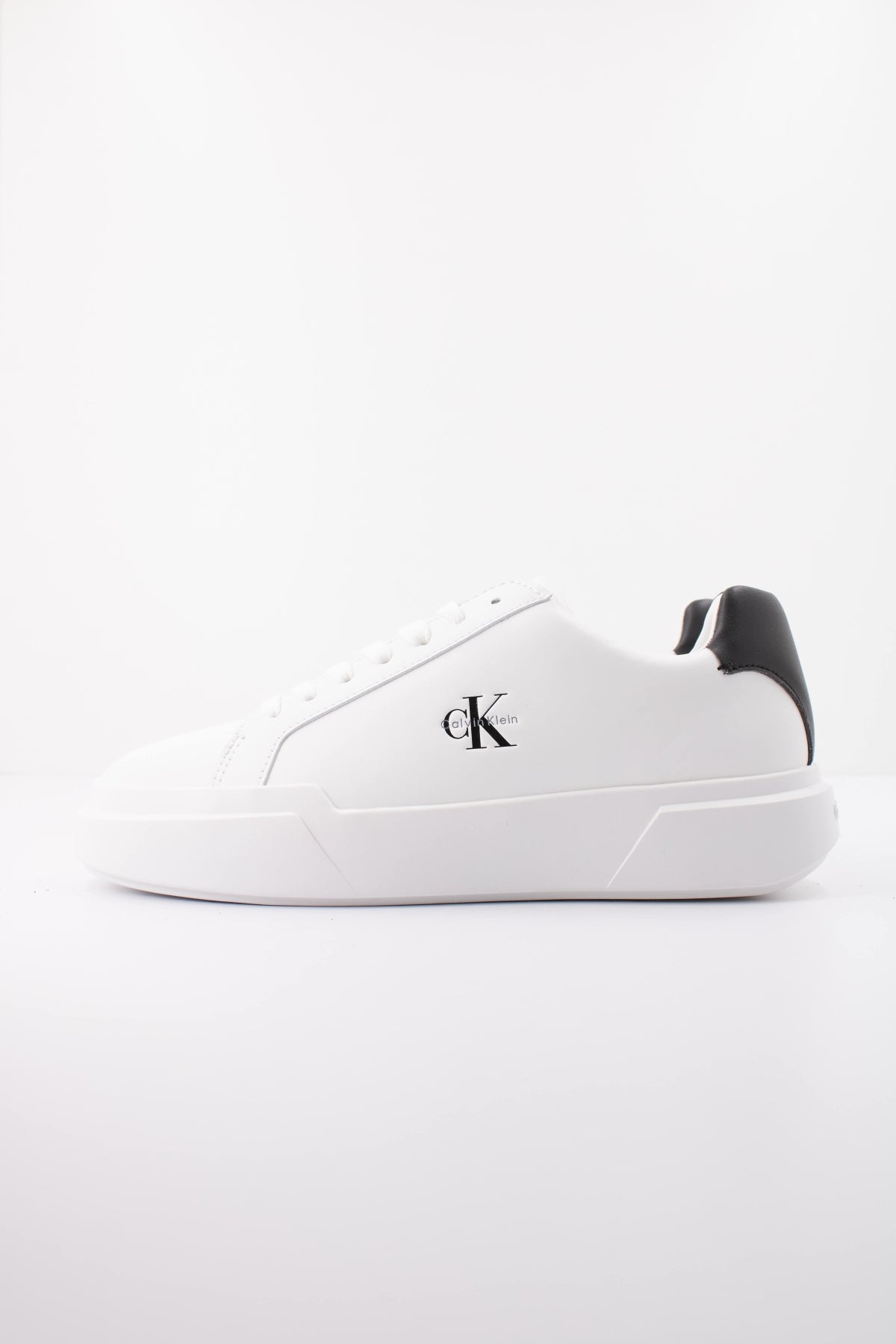 CALVIN KLEIN CHUNKY CUPSOLE LACEUP en color BLANCO  (1)