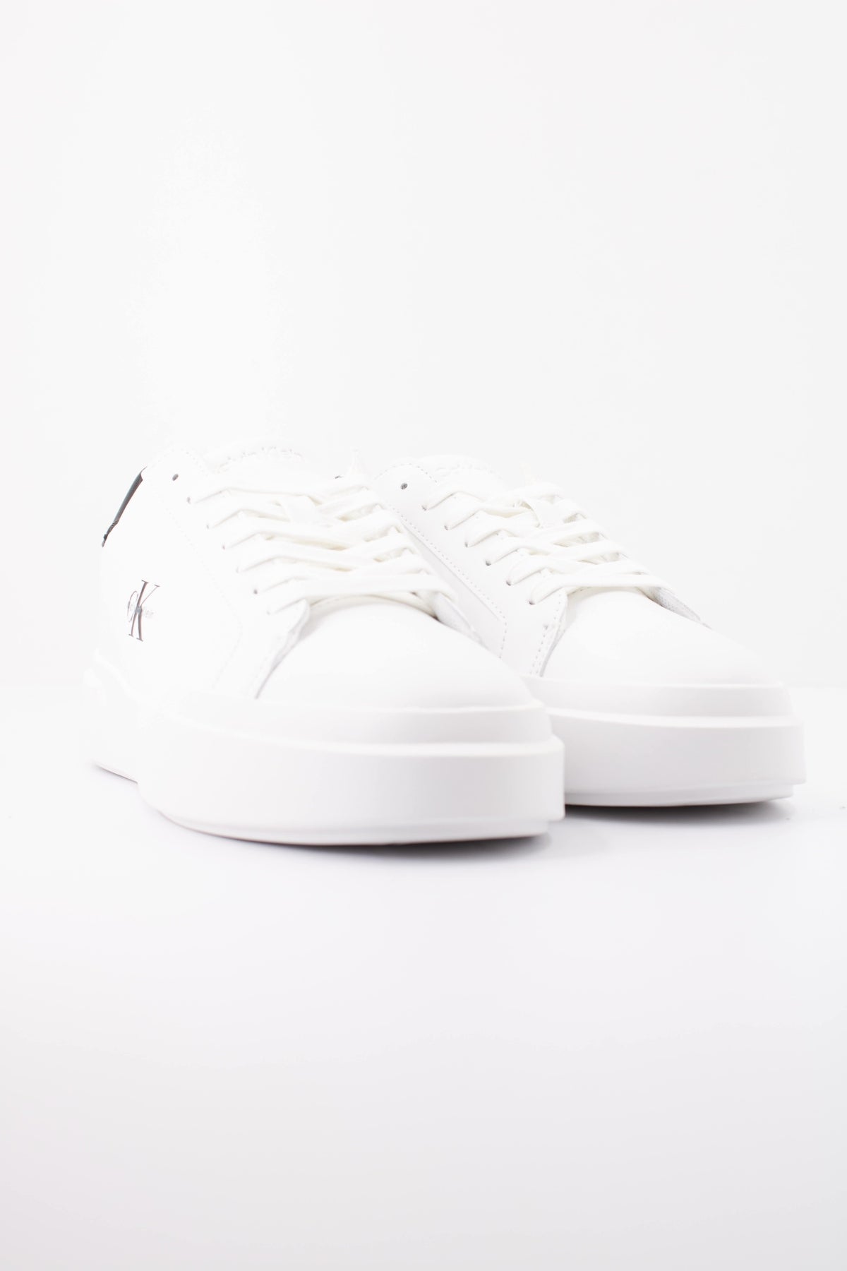 CALVIN KLEIN CHUNKY CUPSOLE LACEUP en color BLANCO  (2)
