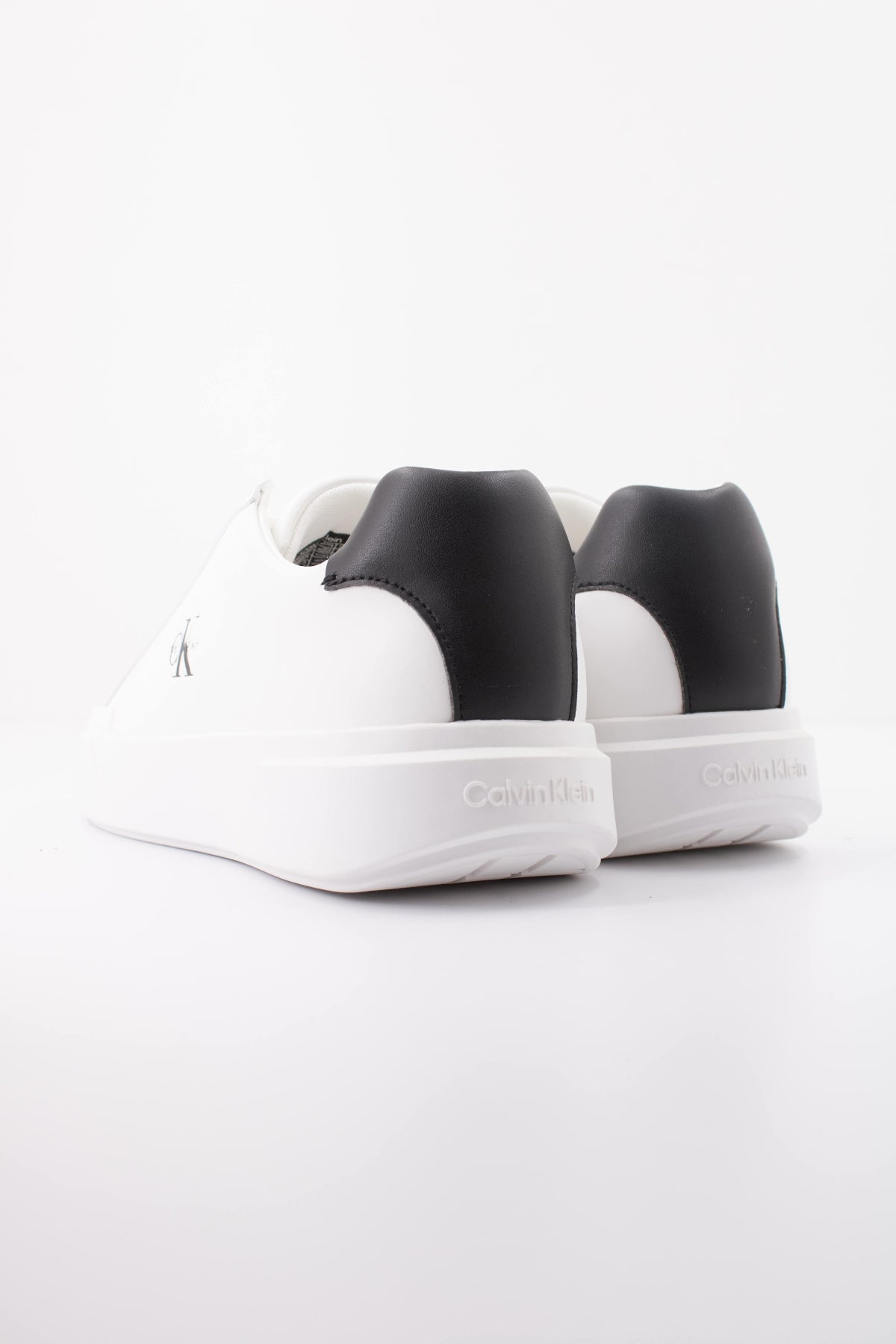 CALVIN KLEIN CHUNKY CUPSOLE LACEUP en color BLANCO  (4)