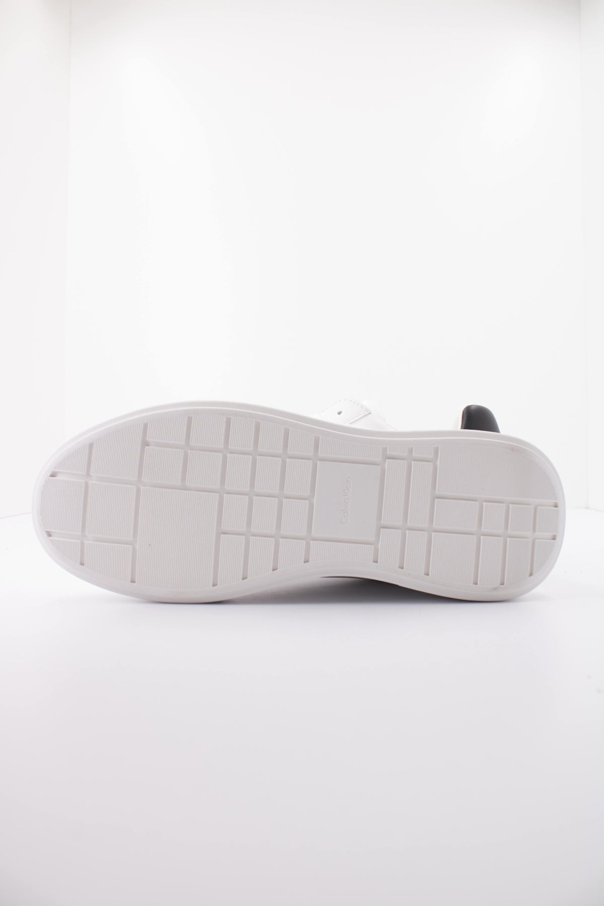 CALVIN KLEIN CHUNKY CUPSOLE LACEUP en color BLANCO  (5)