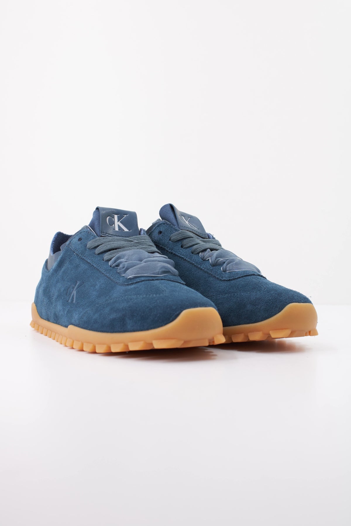CALVIN KLEIN LOW PROFILE RUN MG en color AZUL  (2)