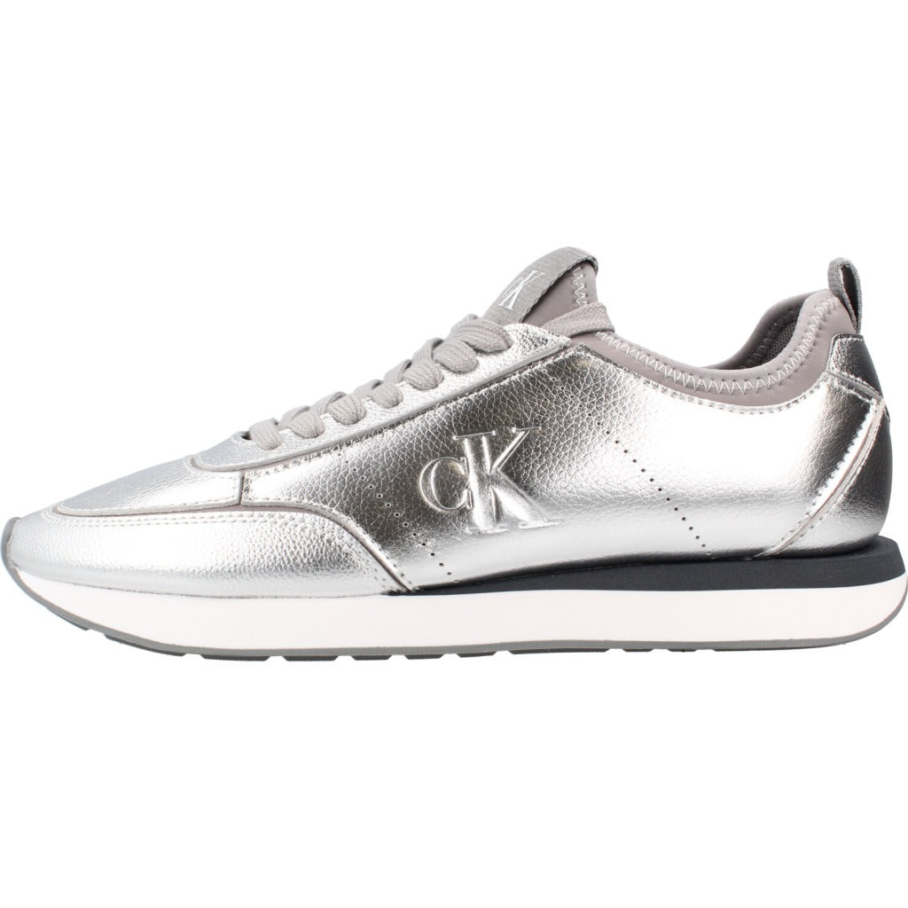 CALVIN KLEIN RETRO RUNNER METALLIC en color PLATA  (2)