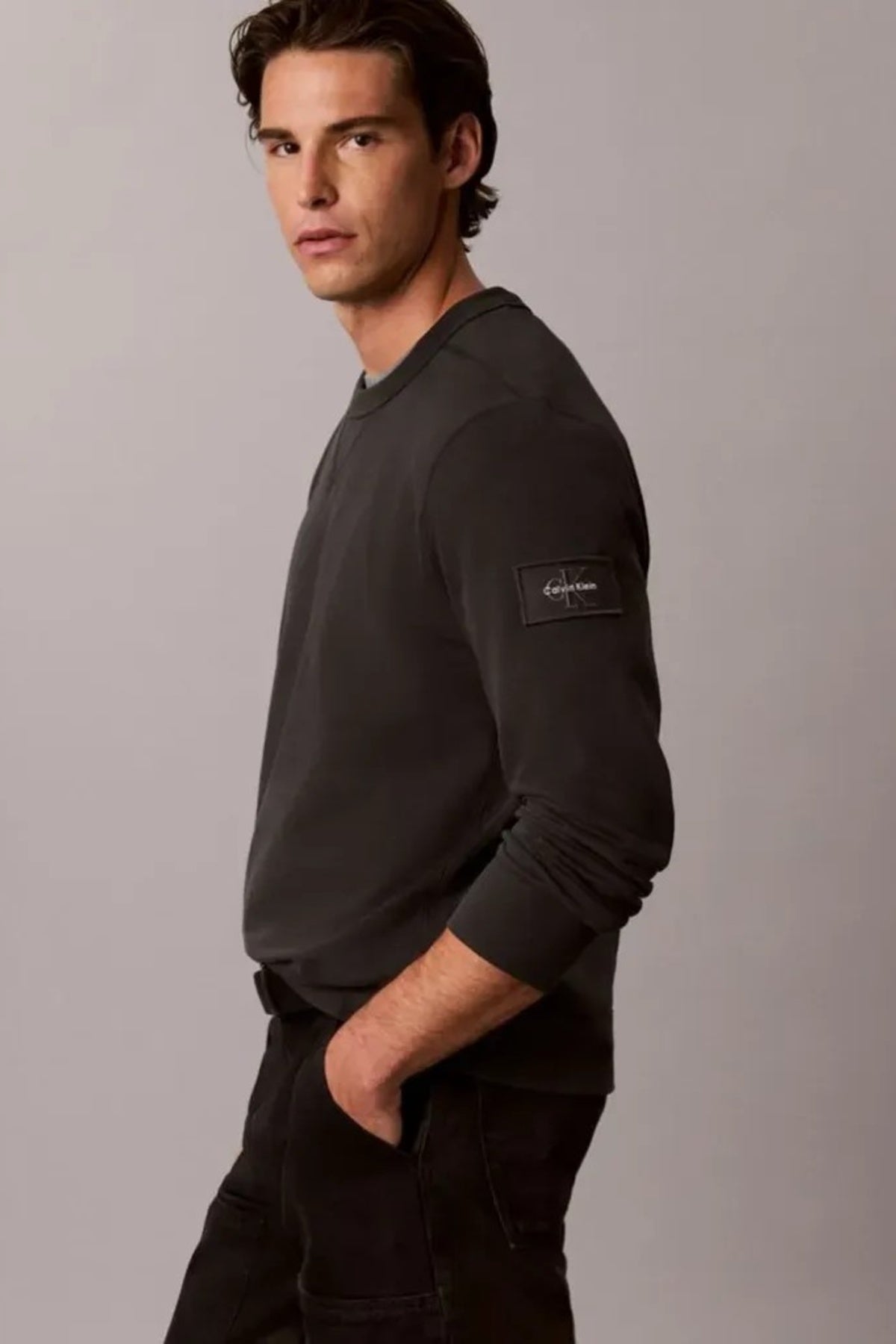CALVIN KLEIN LVRJG TERRY BADGE CN SWEATS en color NEGRO  (4)
