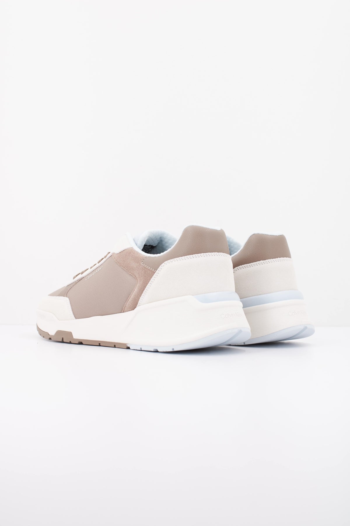 CALVIN KLEIN HMHM CITY RUNNER LACEUP en color BEIS  (4)