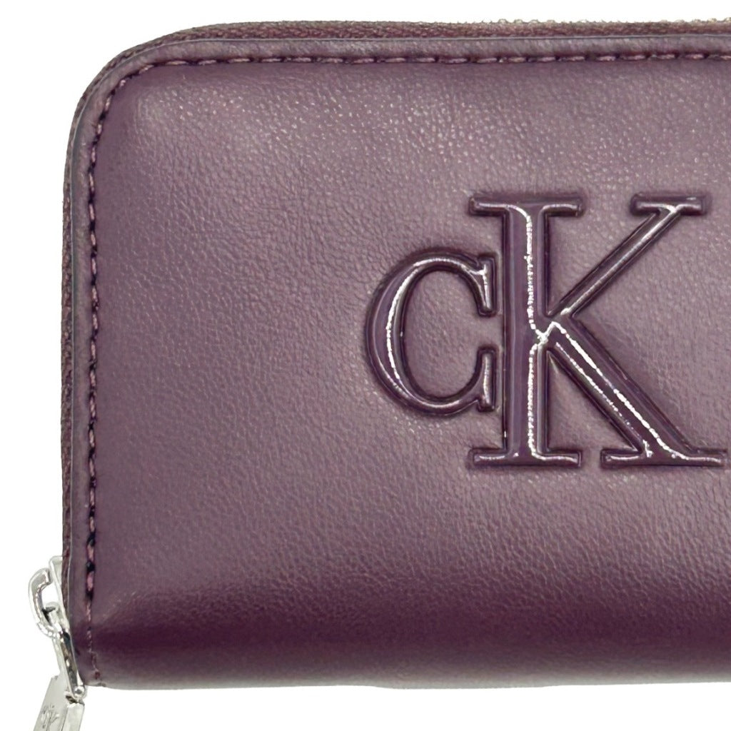 CALVIN KLEIN LVFG BOLD CK MEDIUM ZIP AROUN en color   (4)