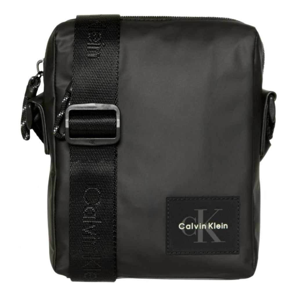 CALVIN KLEIN LVDG RUBBERIZED REPORTER en color NEGRO  (4)