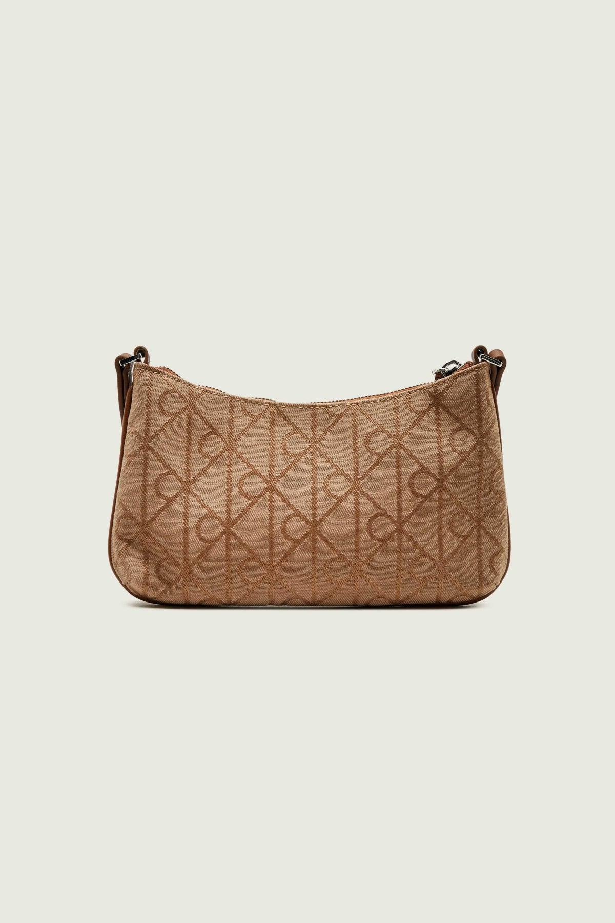 CALVIN KLEIN LVFG EMBLEM AOP JACQUARD MINI en color MARRON CLARO  (2)