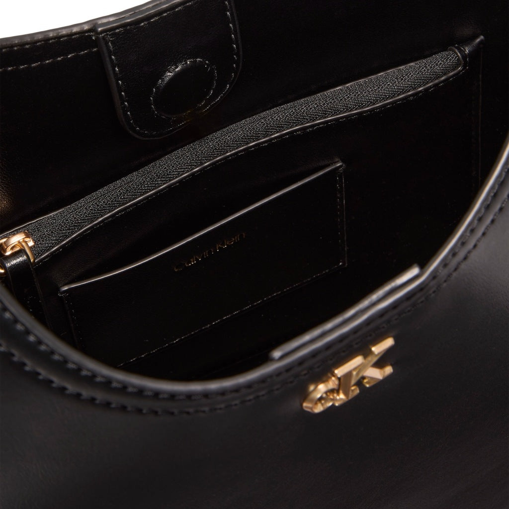 CALVIN KLEIN LVFG CK MEDIUM SHOULDER BAG en color NEGRO  (3)