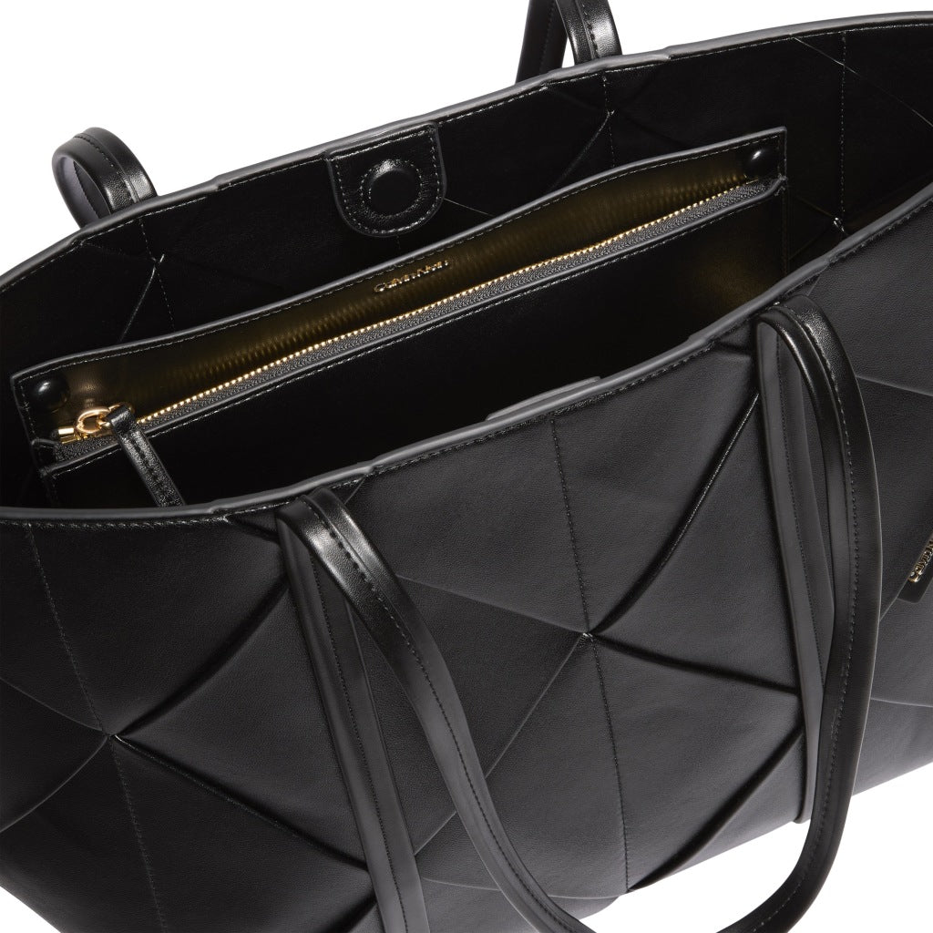 CALVIN KLEIN LVFG WOVEN MEDIUM CARRYALL en color NEGRO  (6)