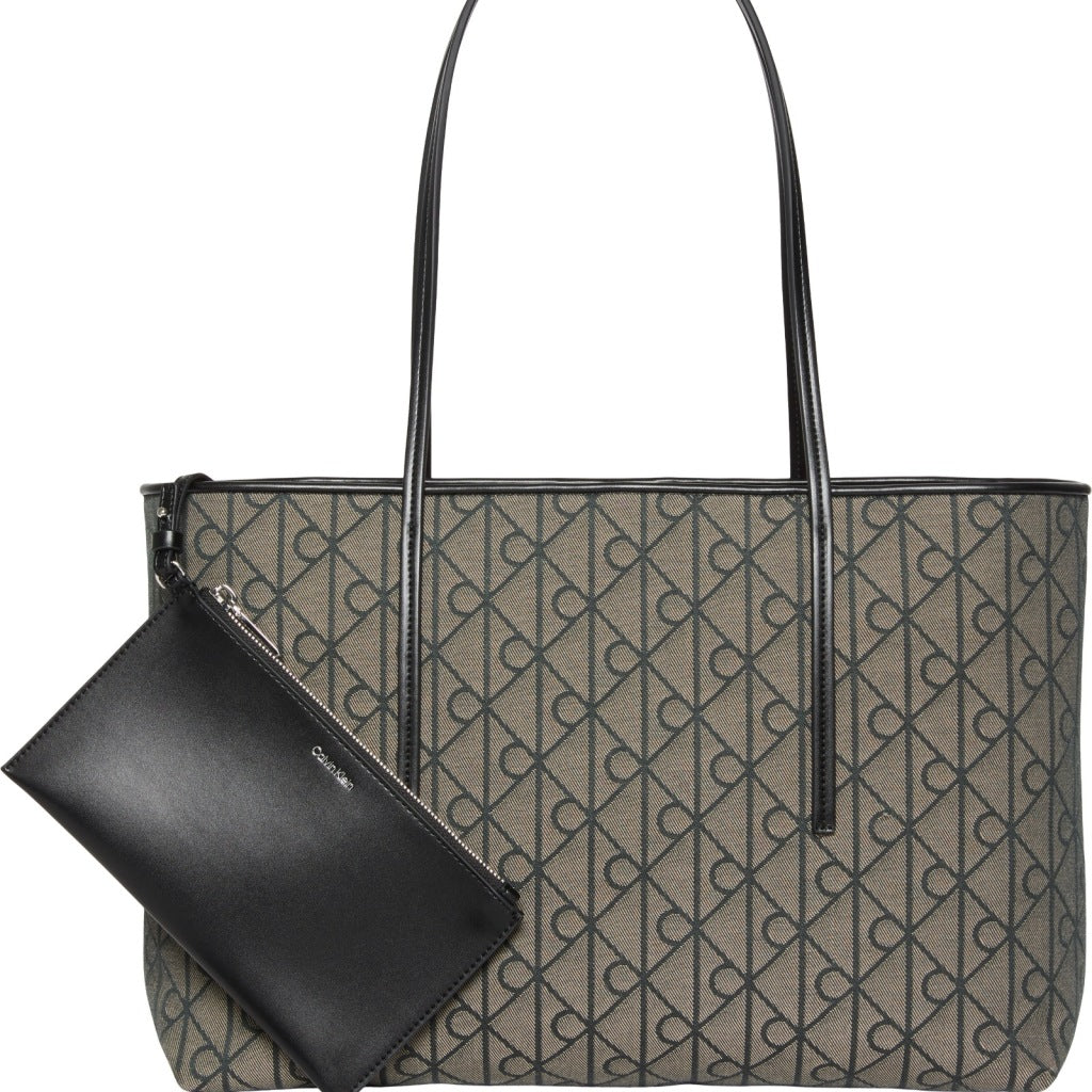 CALVIN KLEIN LVFG EMBLEM AOP JACQUARD TOTE en color MARRON  (4)