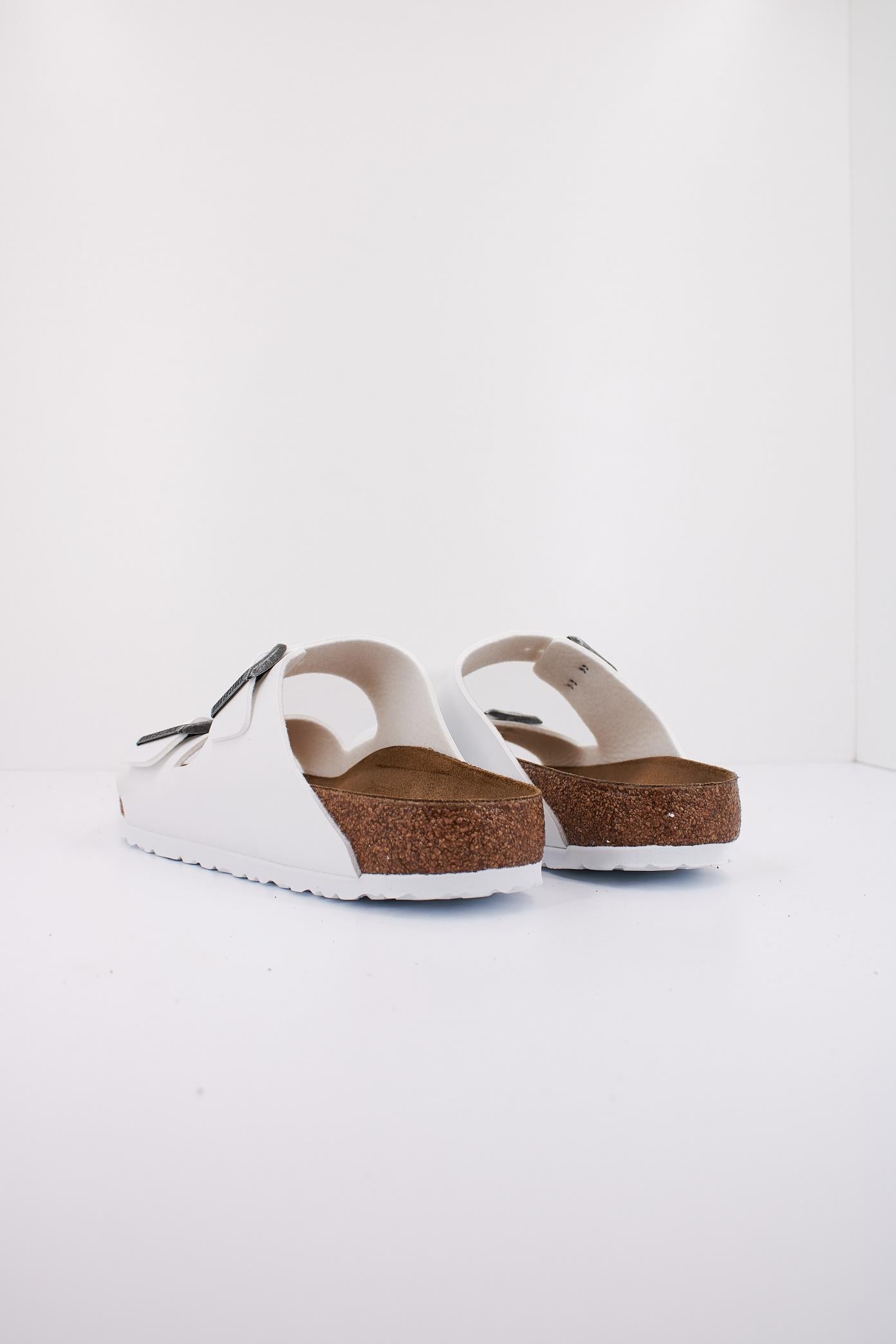 BIRKENSTOCK ARIZONA BS en color BLANCO  (4)