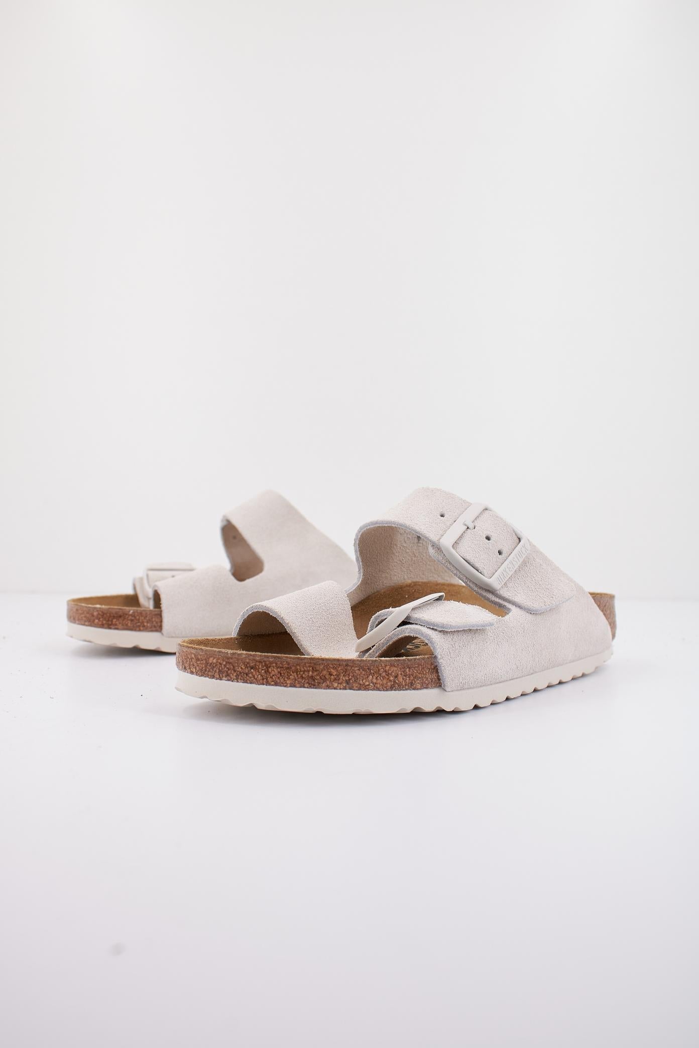 BIRKENSTOCK ARIZONA SUEDE LEATHER en color BEIS  (2)