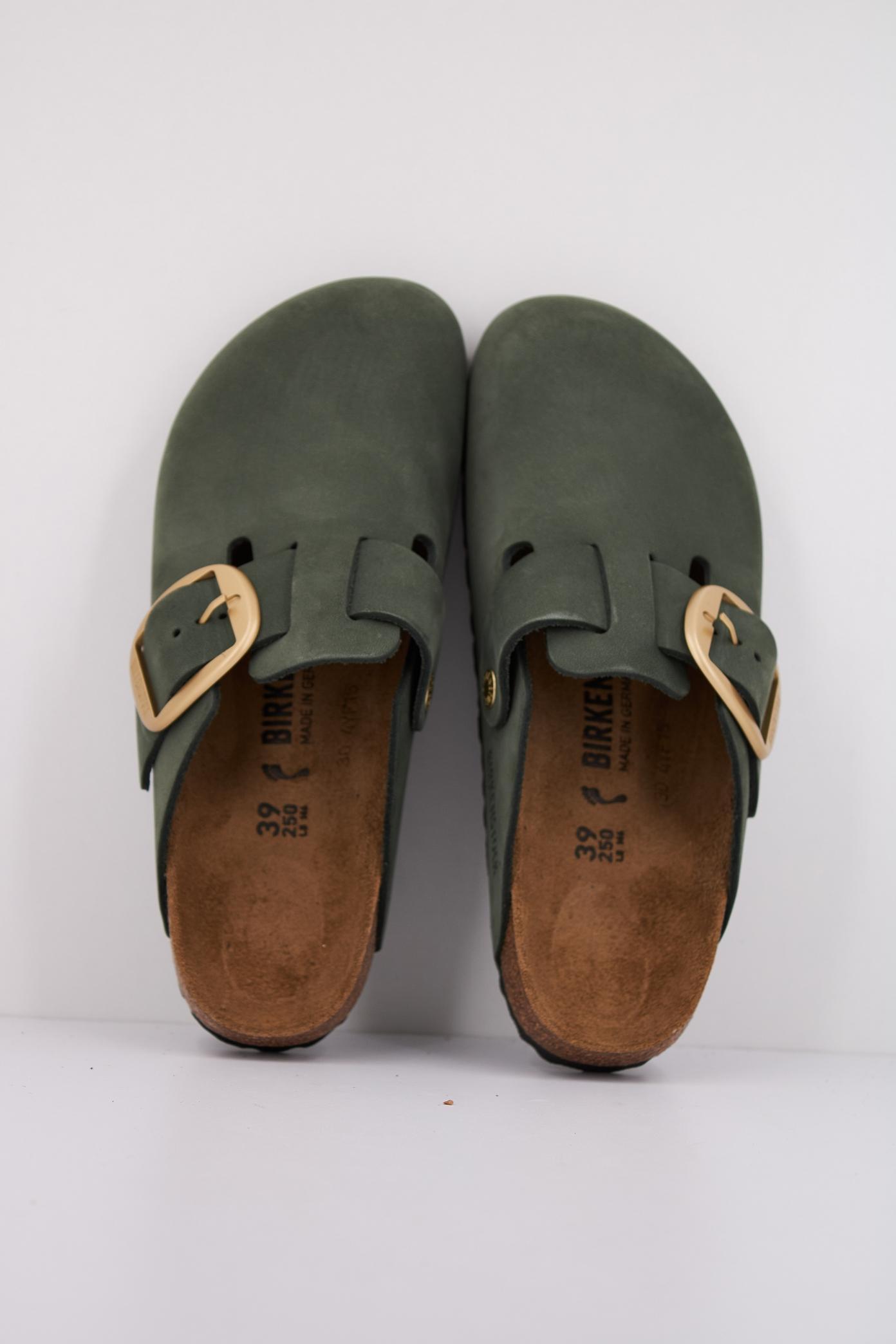 BIRKENSTOCK BOSTON BIG BUCKLE en color VERDE  (3)