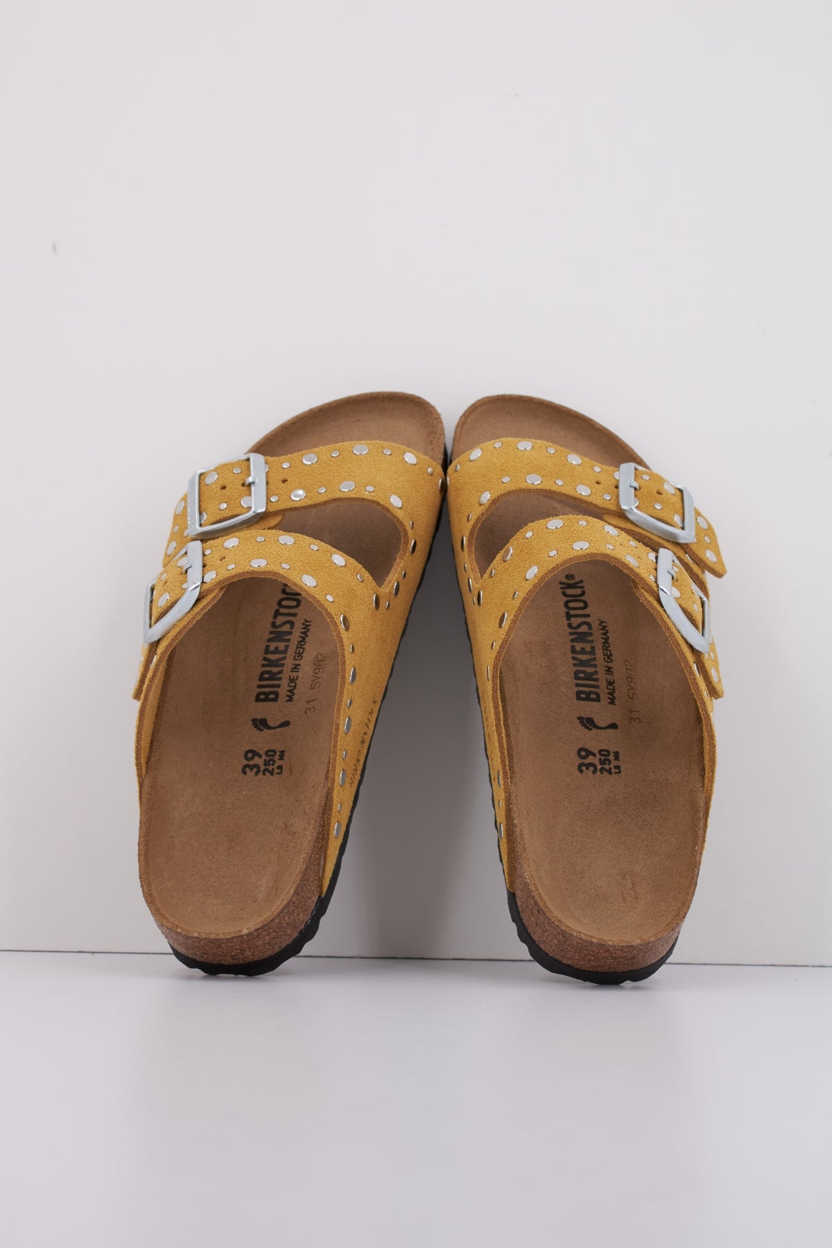 BIRKENSTOCK ARIZONA RIVET BORDER en color AMARILLO  (3)