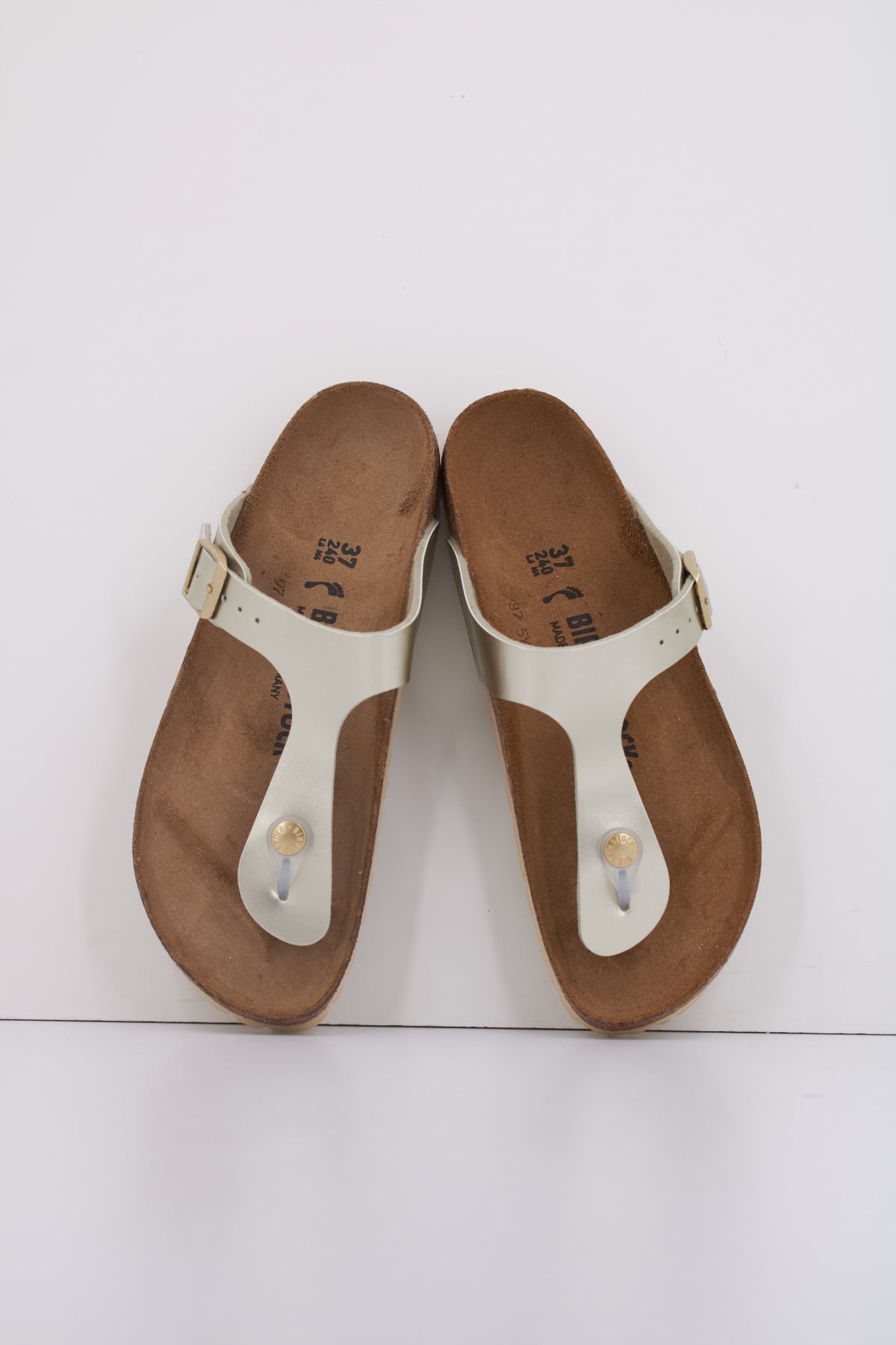 BIRKENSTOCK GIZEH en color ORO  (3)