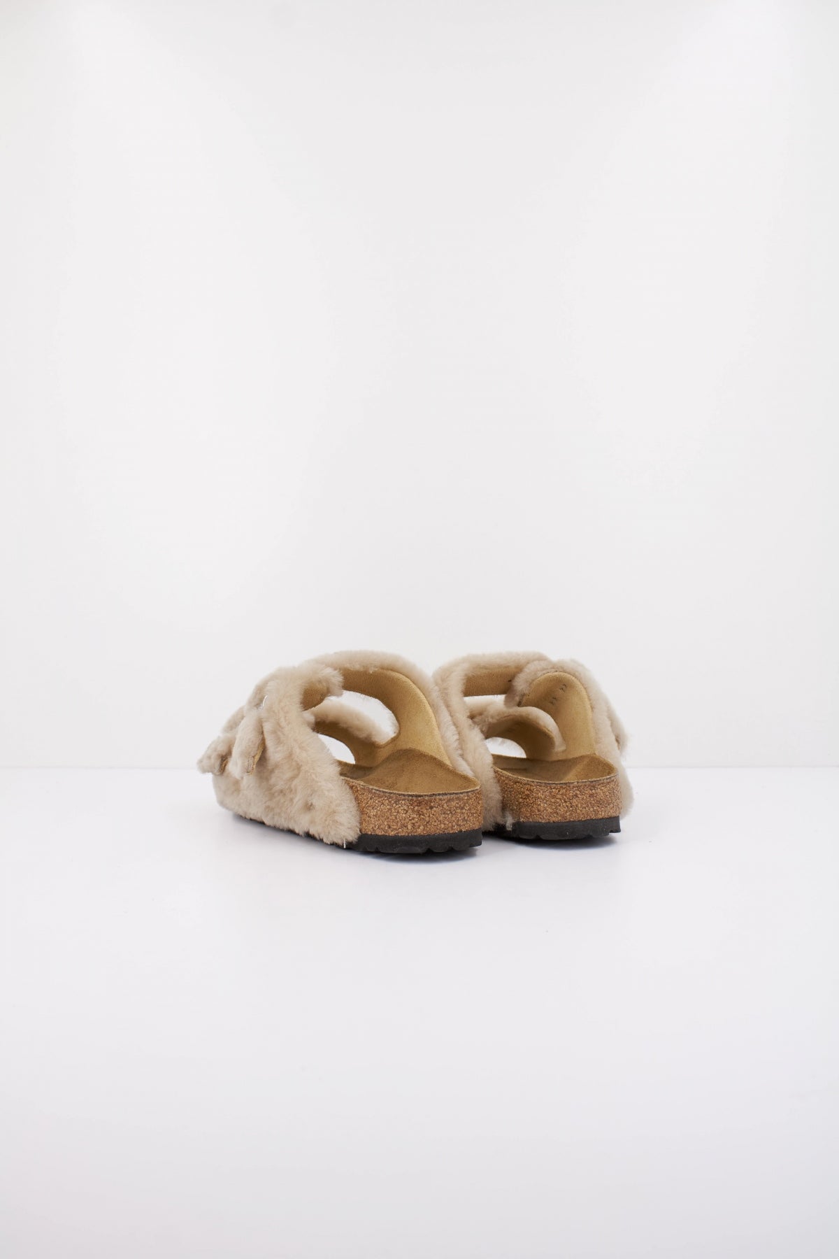 BIRKENSTOCK ARIZONA en color BEIS  (3)