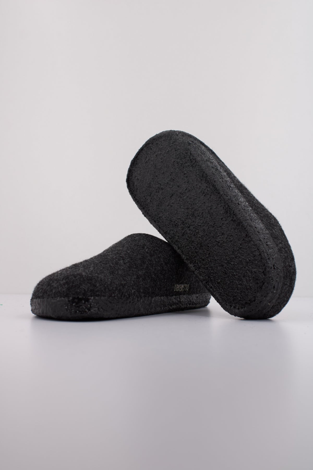 BIRKENSTOCK ZERMATT RIVET en color NEGRO  (5)