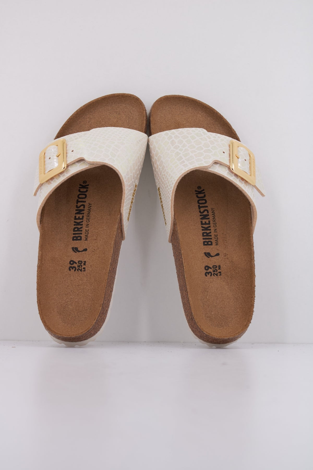 BIRKENSTOCK CATALINA CUSHION BUCKLE en color BLANCO  (3)