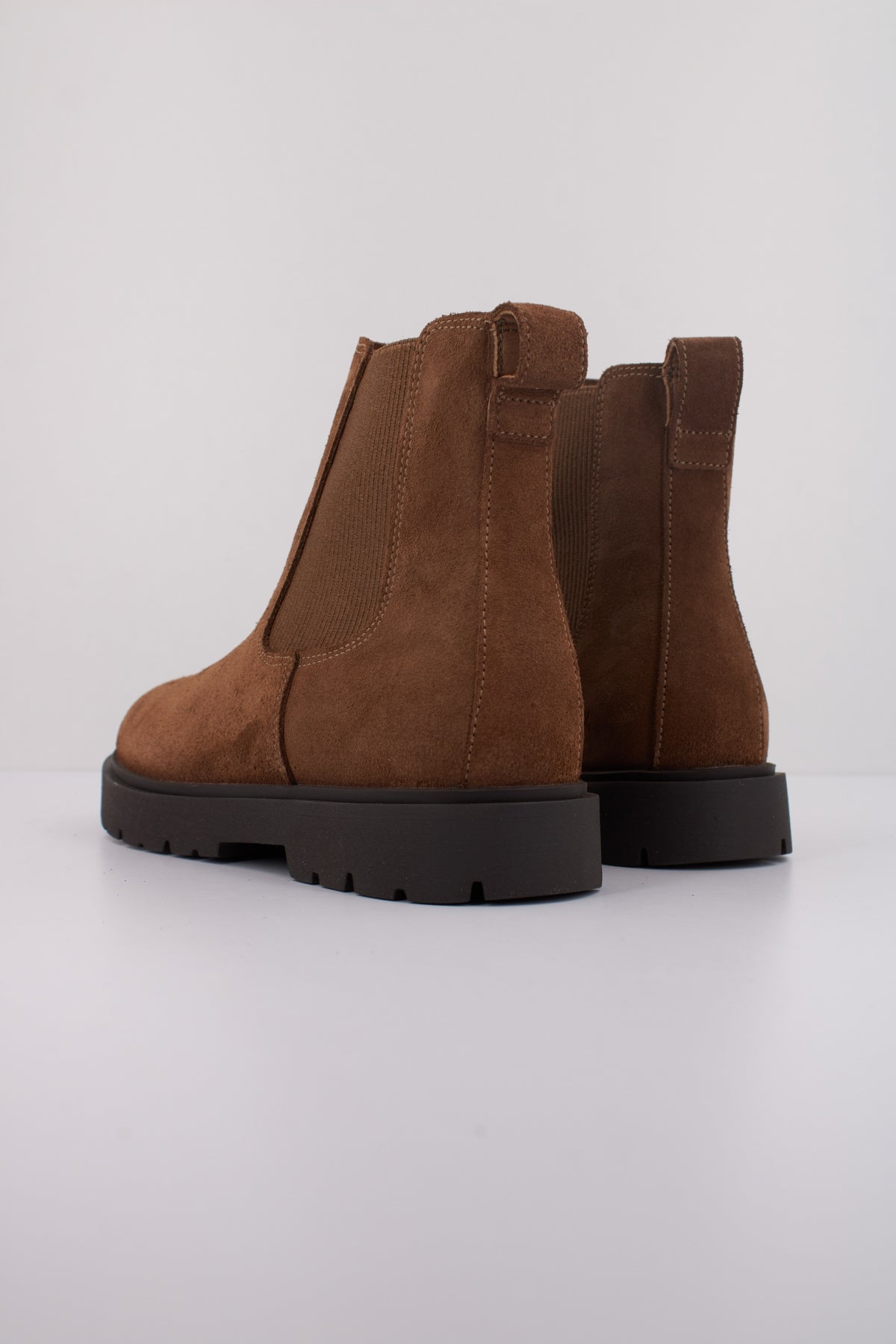 BIRKENSTOCK HIGHWOOD SLIP ON MID en color MARRON  (4)