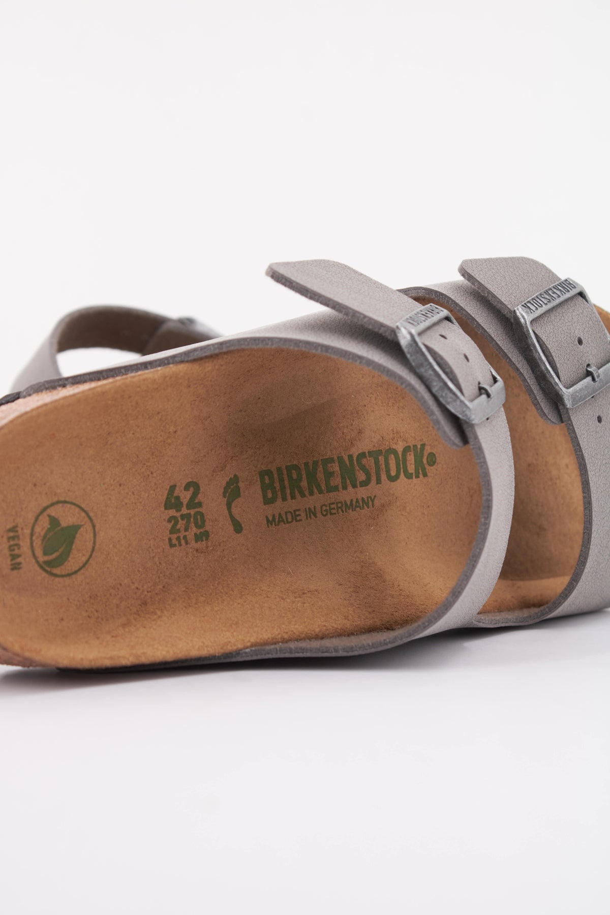 BIRKENSTOCK ARIZONA VEGAN BIRKIBUC en color GRIS  (5)
