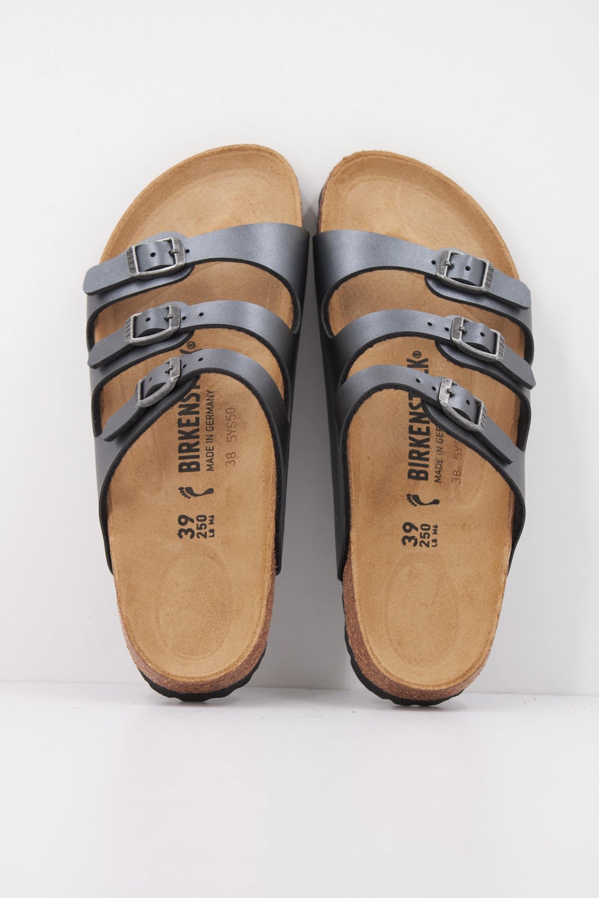 BIRKENSTOCK BI en color PLATA  (3)