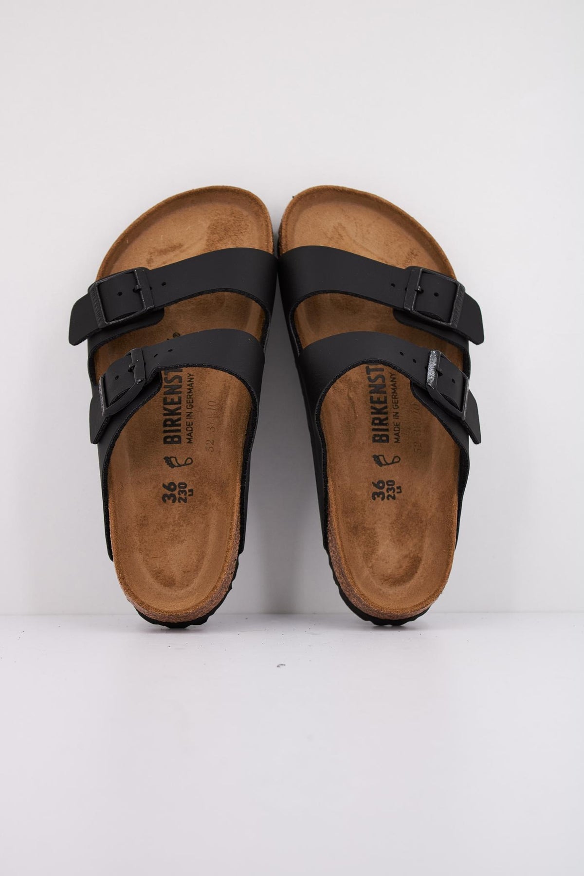 BIRKENSTOCK ARIZONA en color NEGRO  (3)