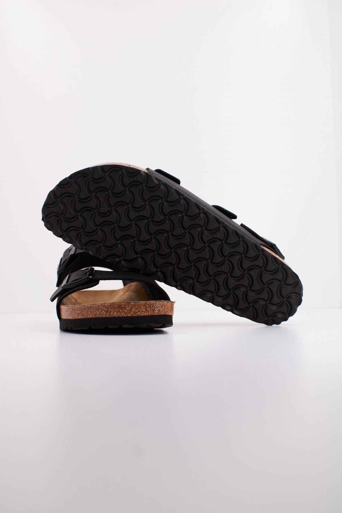 BIRKENSTOCK MILANO BF en color NEGRO  (5)