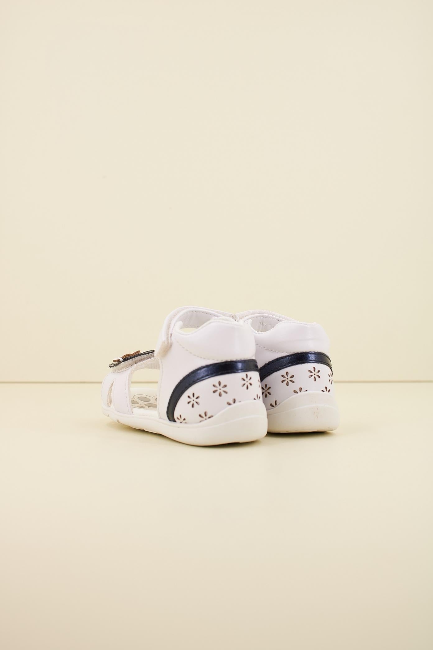 CHICCO C en color BLANCO  (3)
