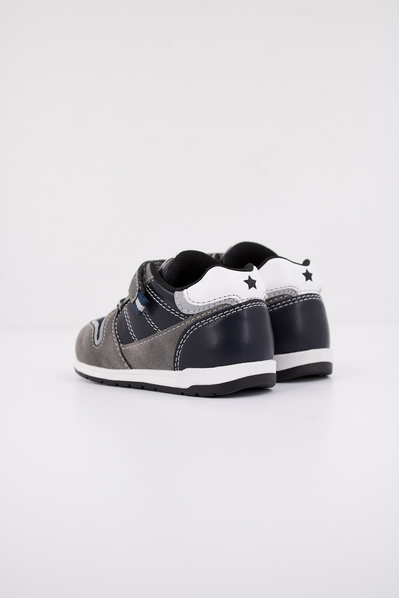 CHICCO OTA BAJA GANTIX en color GRIS  (4)
