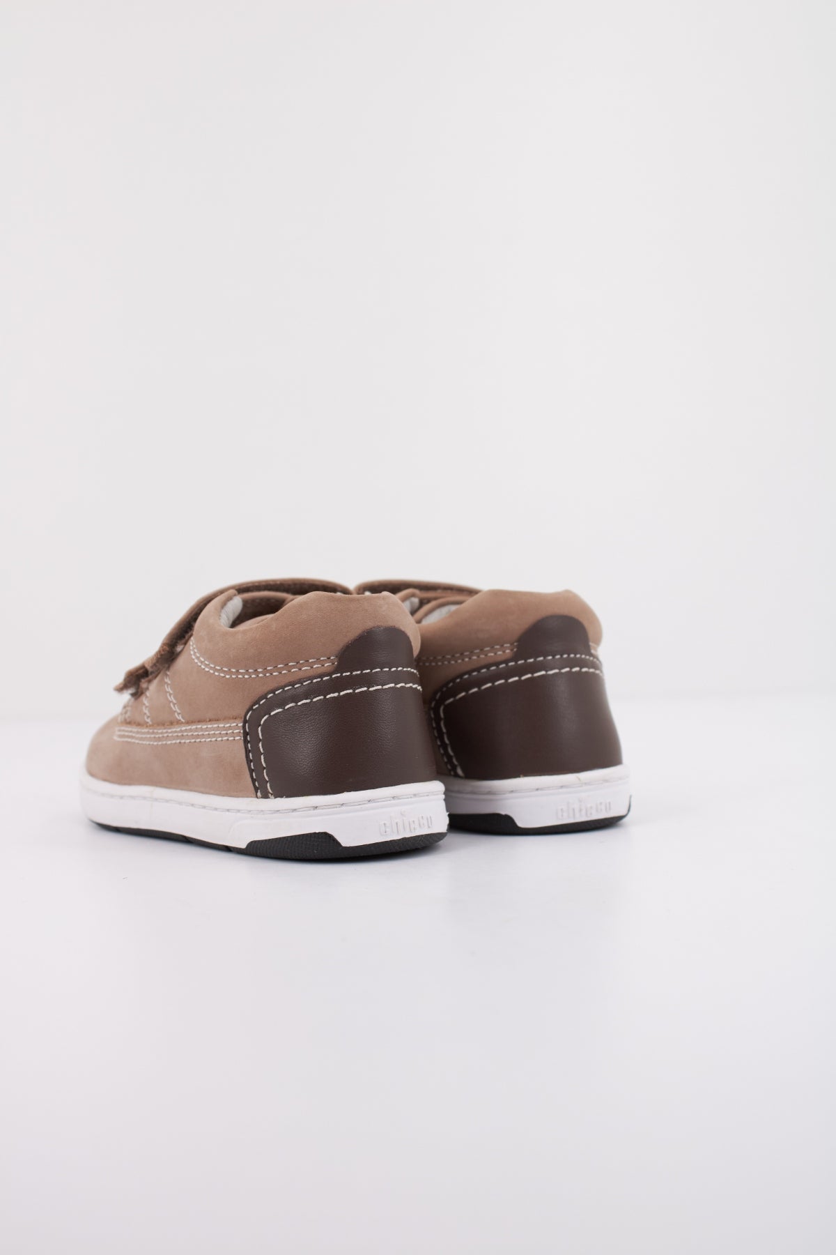 CHICCO  GUPPY  en color MARRON  (4)