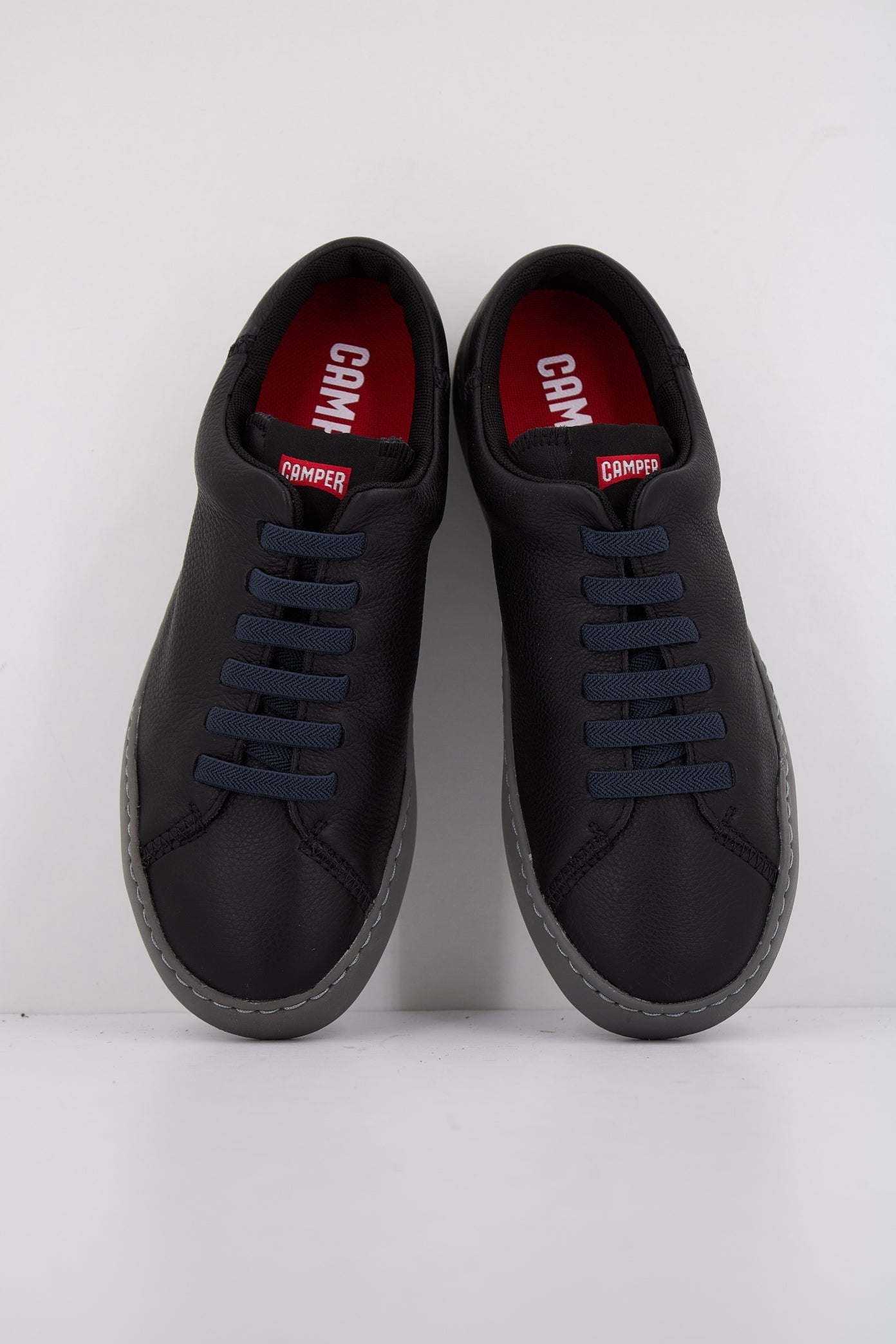 CAMPER TOURING RY en color NEGRO  (3)