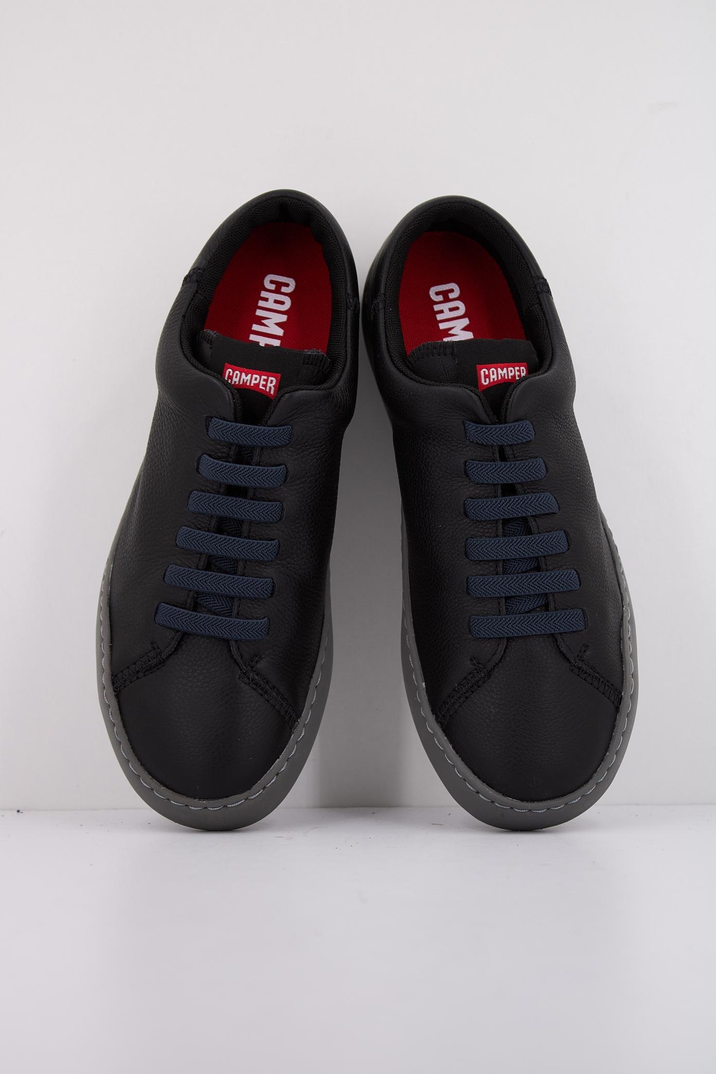 CAMPER TOURING RY en color NEGRO  (3)