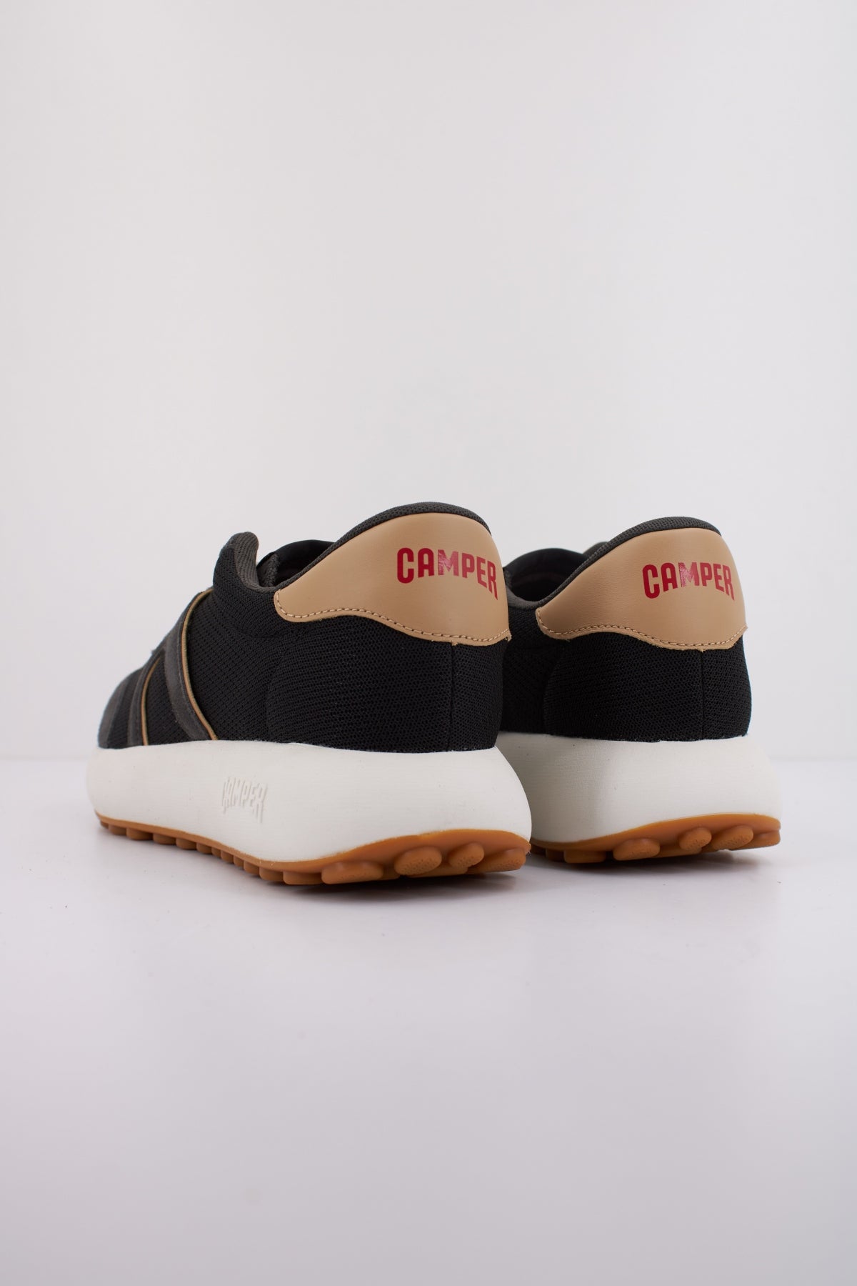 CAMPER PELOTAS ATHENS en color NEGRO  (4)