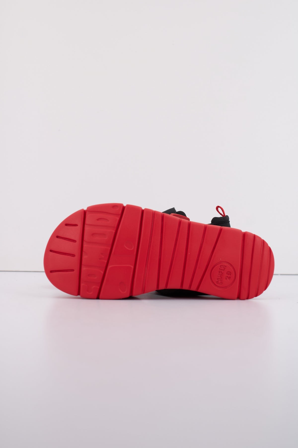 CAMPER ORUGA SANDAL KIDS en color NEGRO  (5)