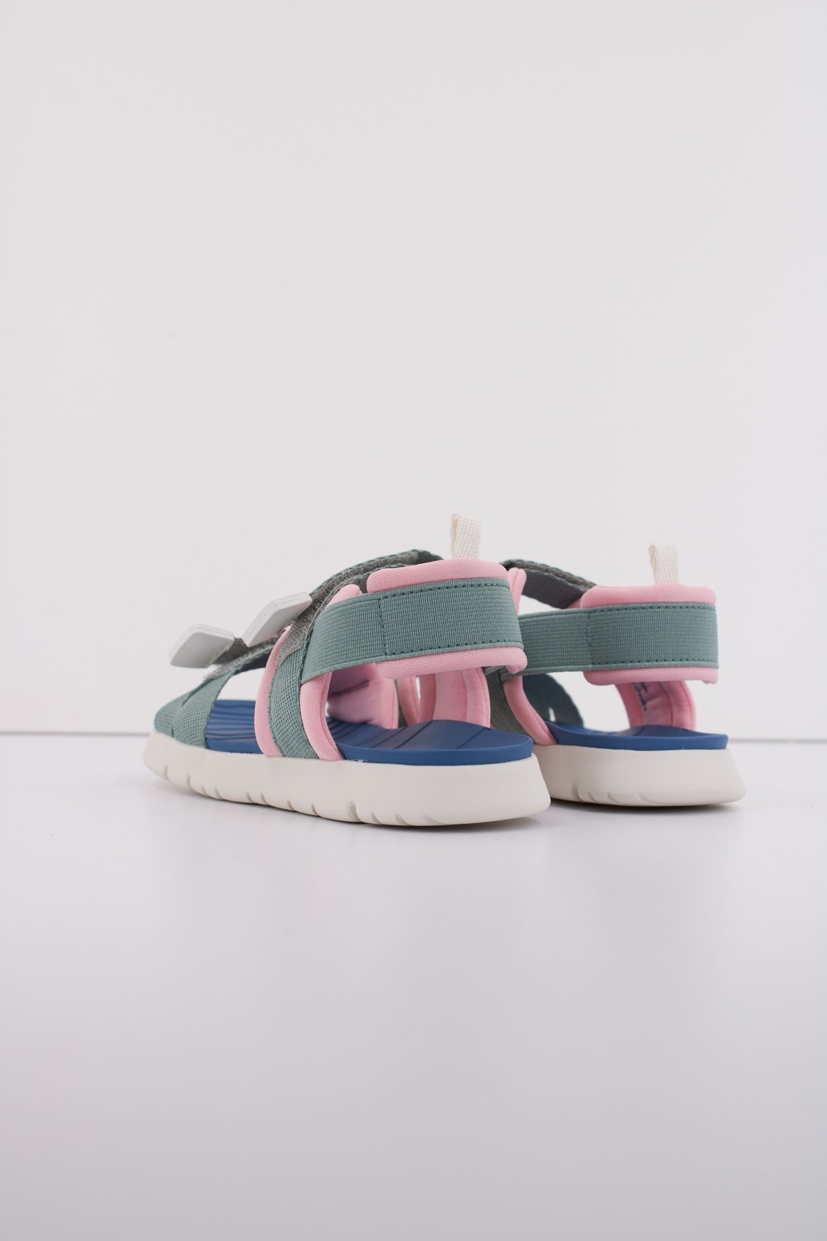 CAMPER ORUGA SANDAL en color VERDE  (4)