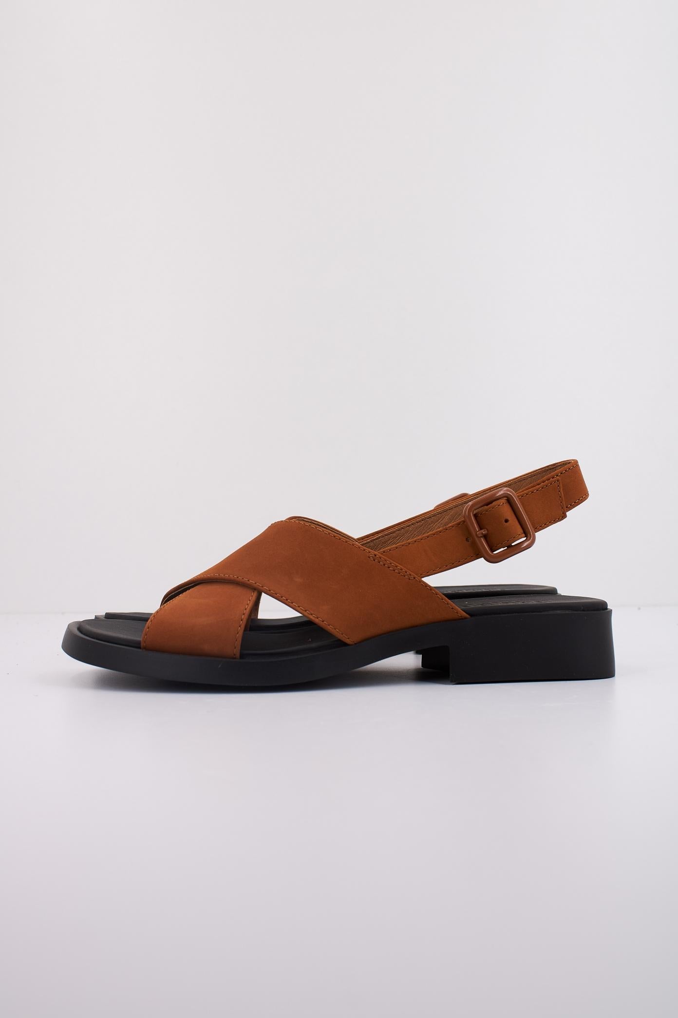 CAMPER  DANA en color MARRON  (1)