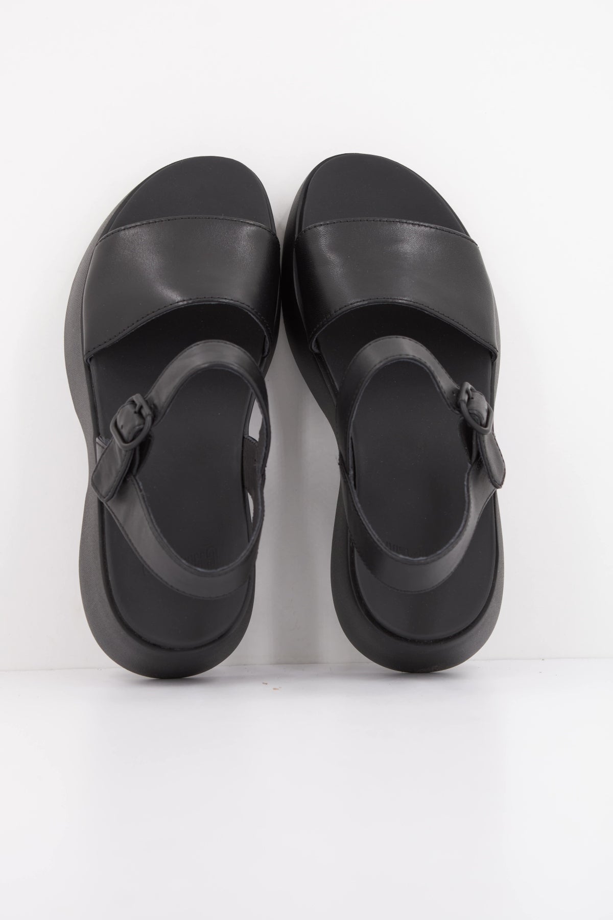 CAMPER  TASHA en color NEGRO  (3)